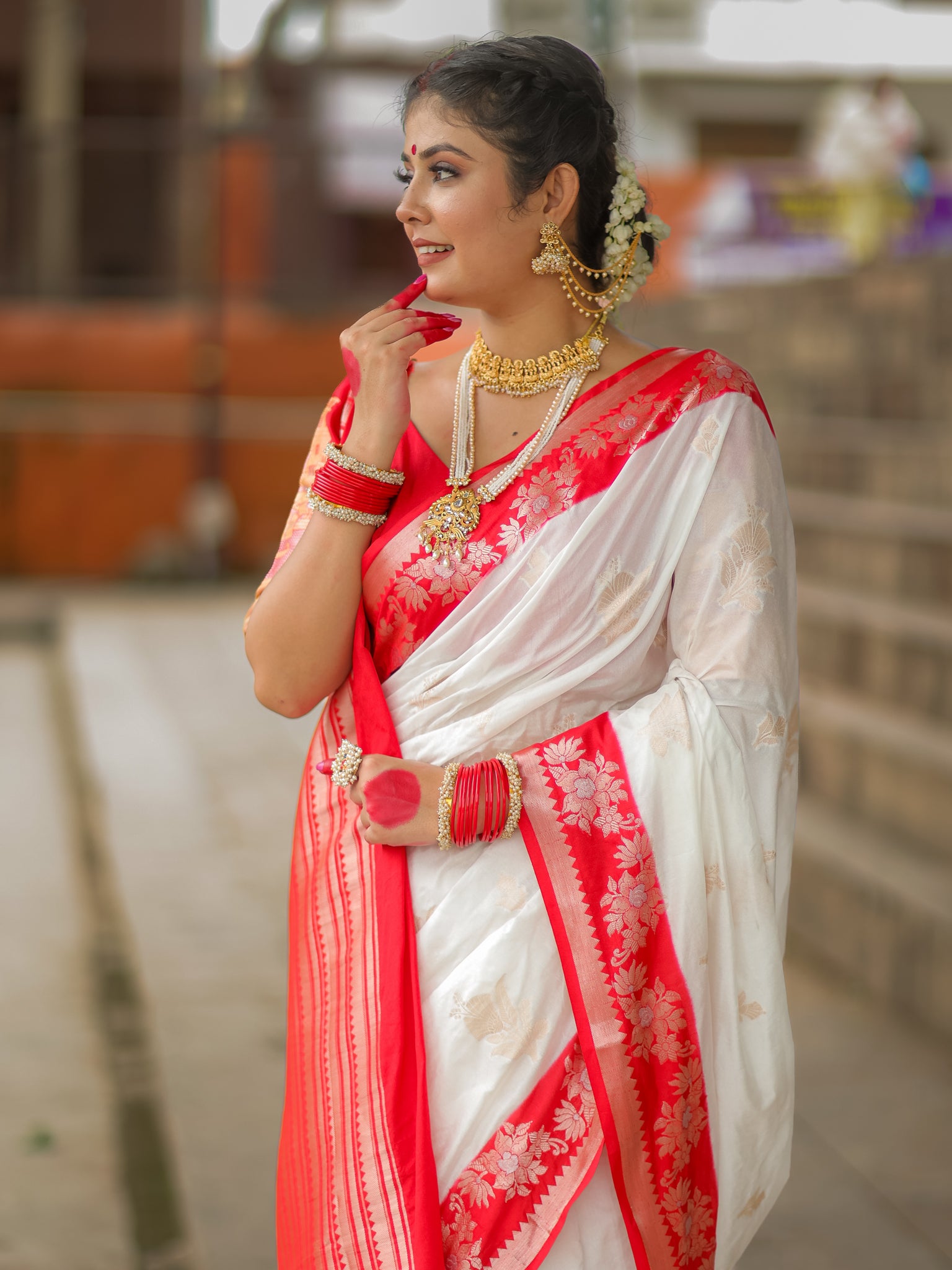 Banarasi Semi Silk Saree With Buti & Border - Red & White