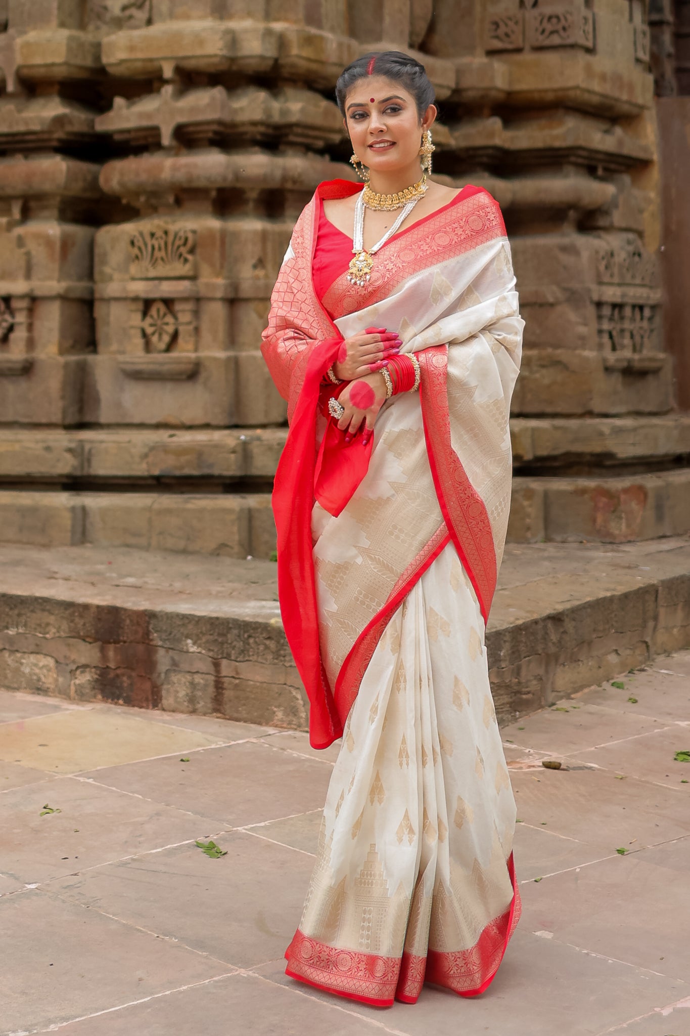 Banarasi Semi Silk Saree With Buti & Border - Red & White