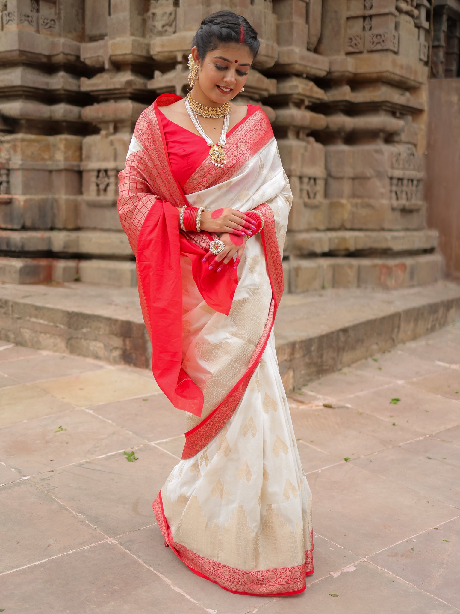 Banarasi Semi Silk Saree With Buti & Border - Red & White