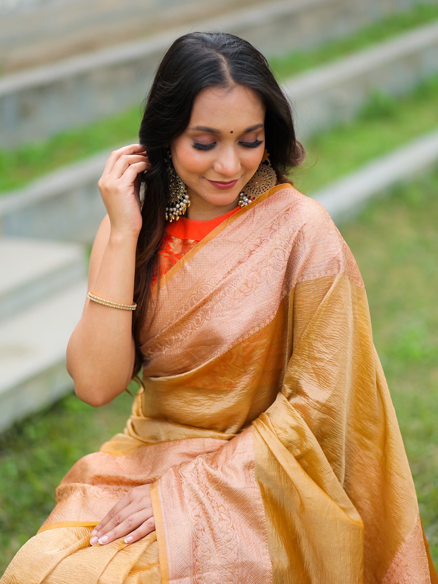 Banarasi Crushed Tissue Saree With Zari Border- Gold