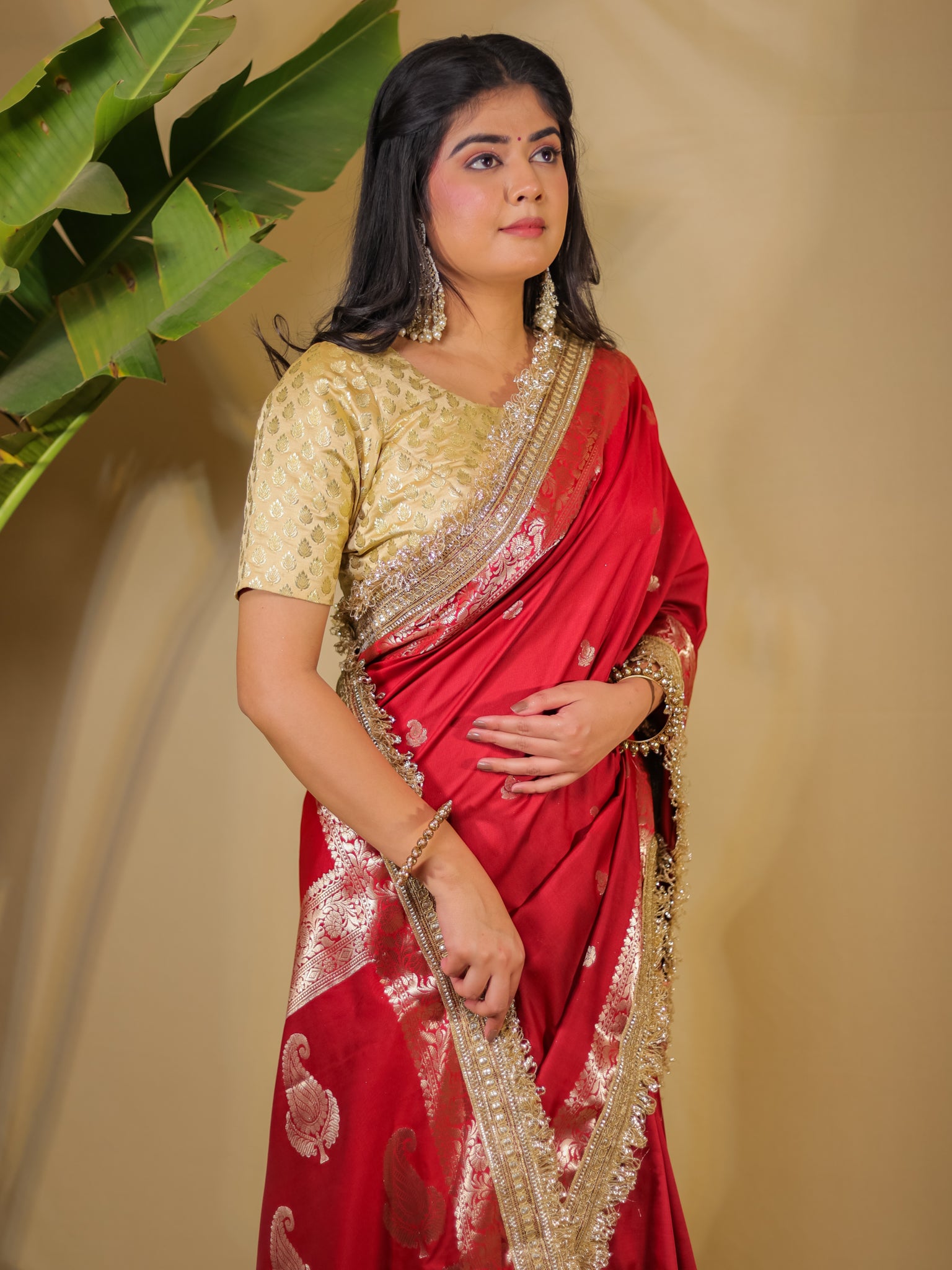 Banarasi Semi Silk Saree With Buti Zari Weaving & Lace  Border - Red