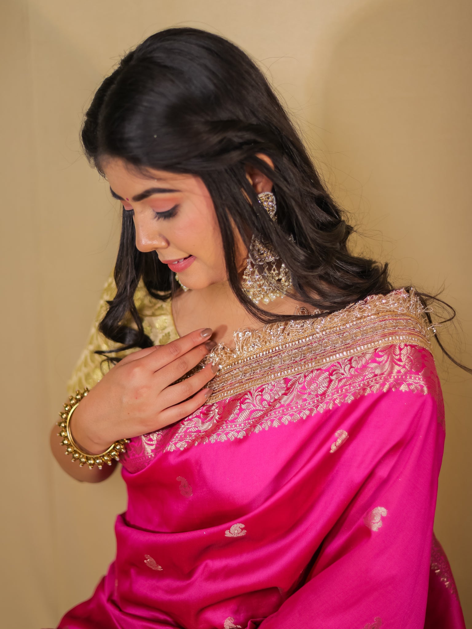 Banarasi Semi Silk Saree With Buti Zari Weaving & Lace  Border - Pink