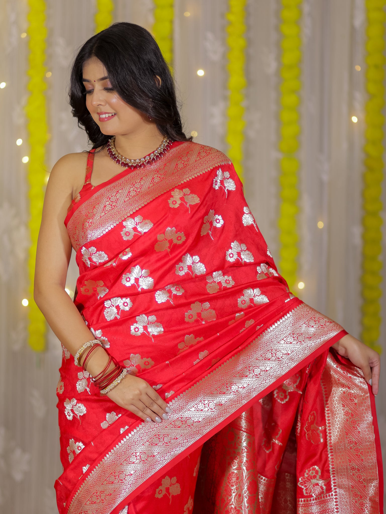 Banarasi Art Katan Silk Saree With Zari Buta Weaving & Tanchoi Weaving- Red