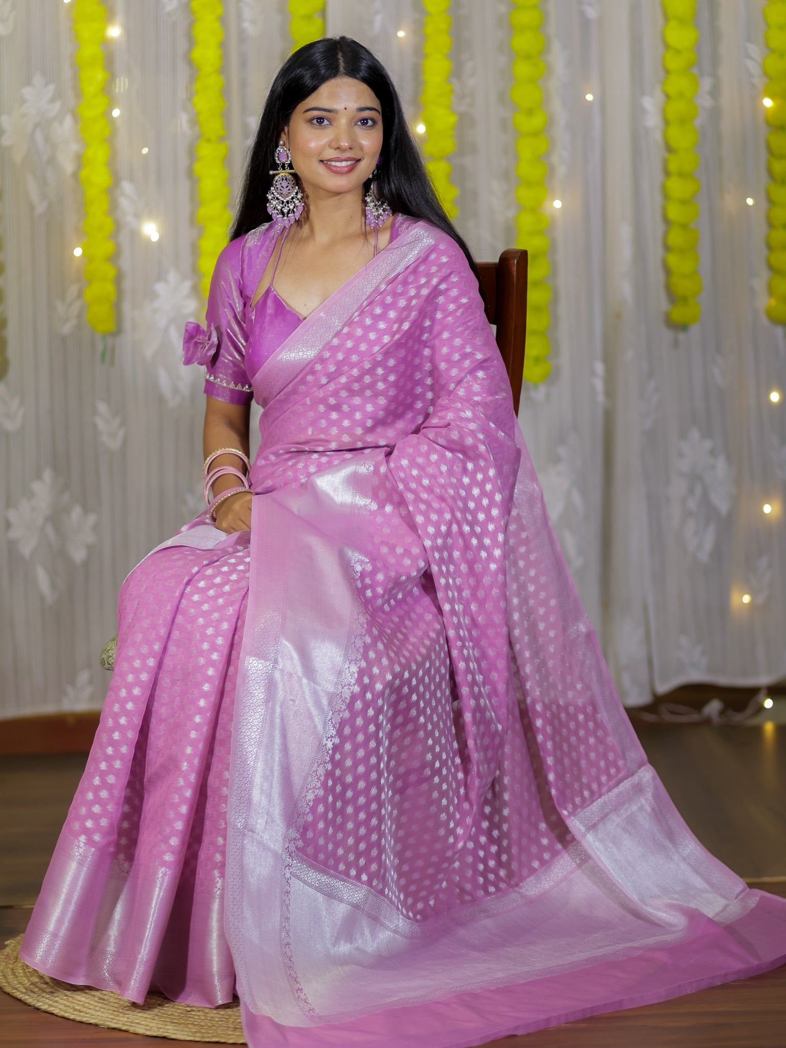 Banarasi Cotton Sik Saree With Buti Weaving & Border - Lavender