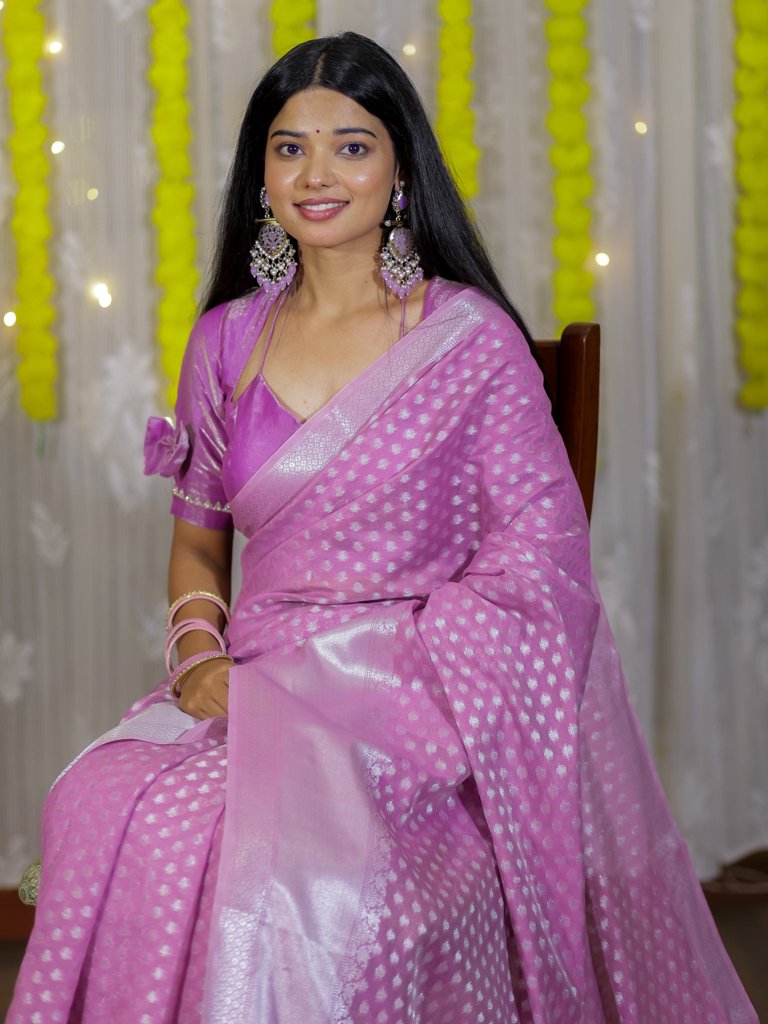 Banarasi Cotton Sik Saree With Buti Weaving & Border - Lavender