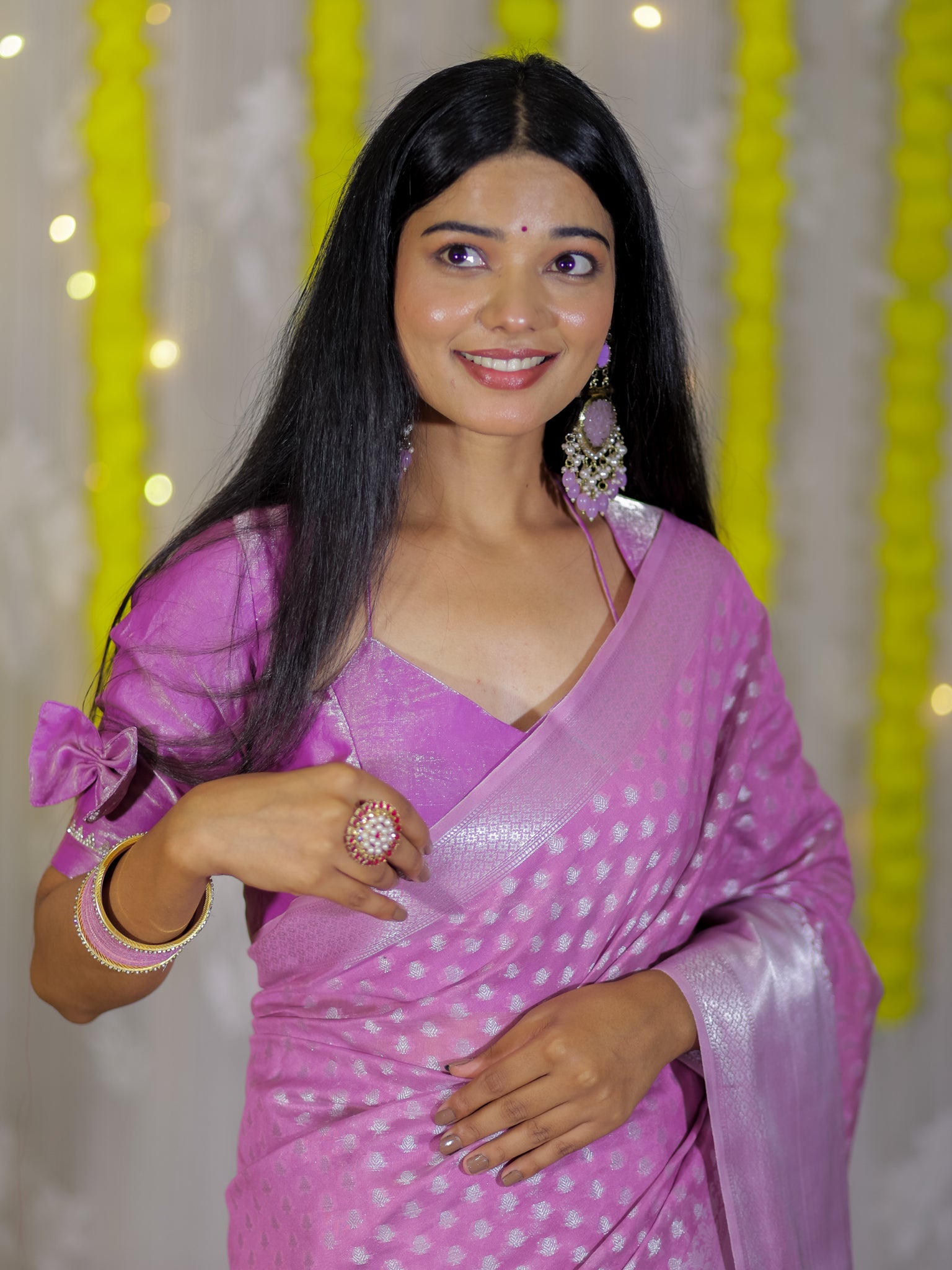 Banarasi Cotton Sik Saree With Buti Weaving & Border - Lavender