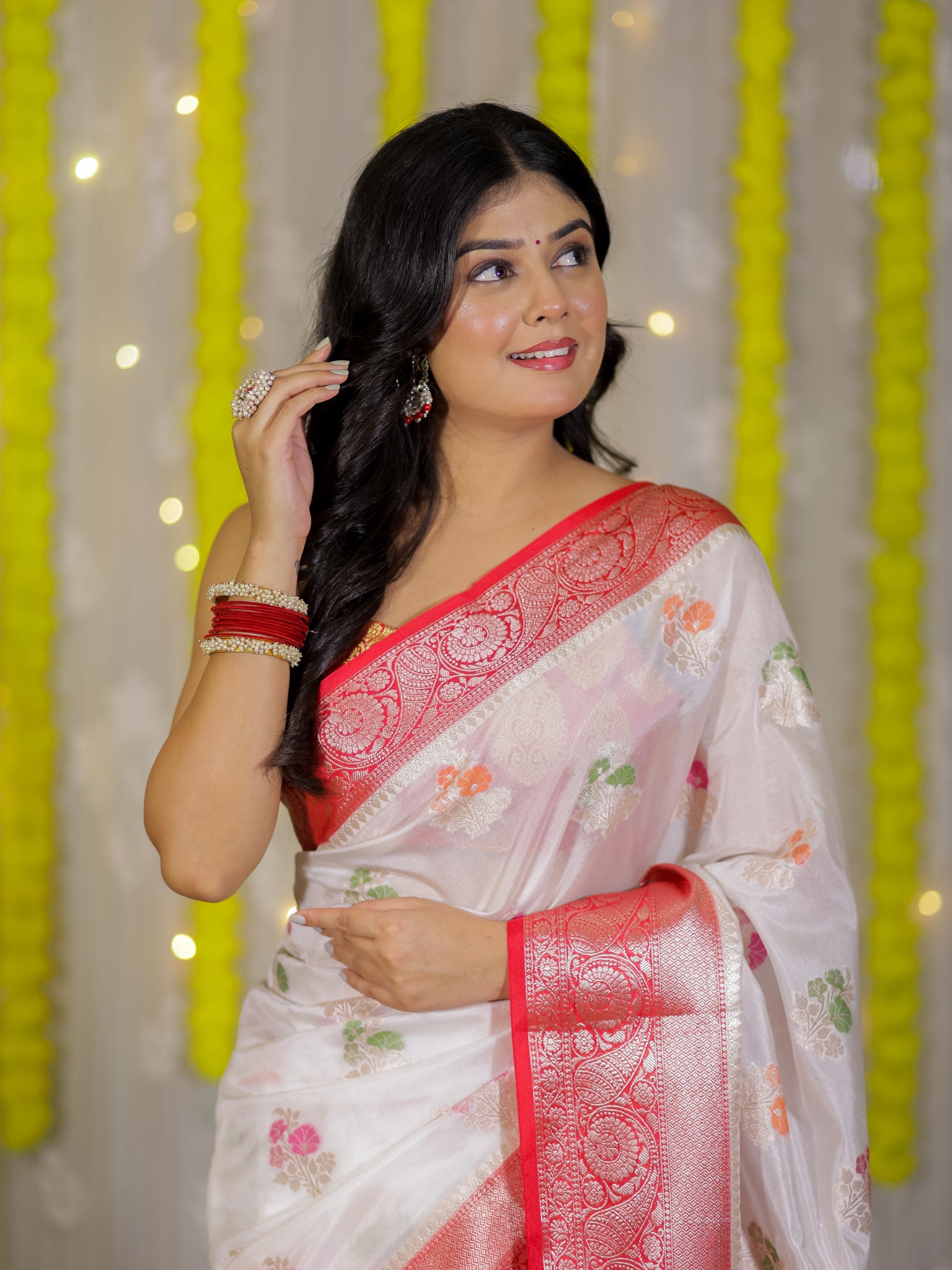Banarasi Semi Georgette Saree With Weaving & Border - Red & White