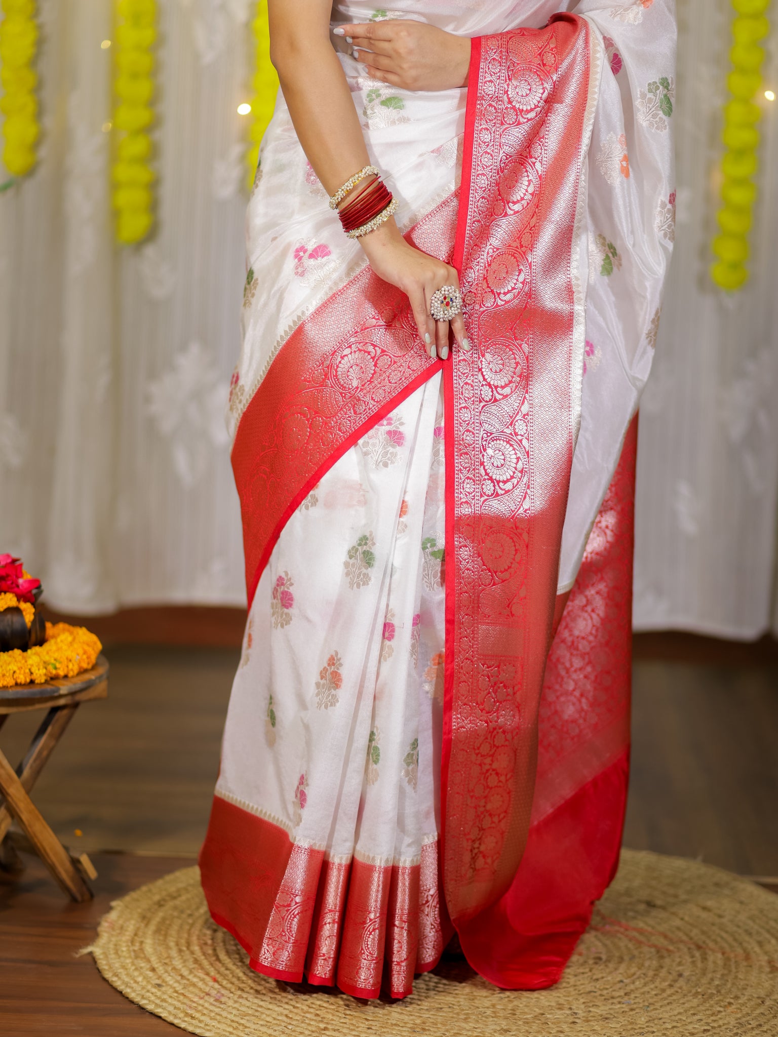 Banarasi Semi Georgette Saree With Weaving & Border - Red & White