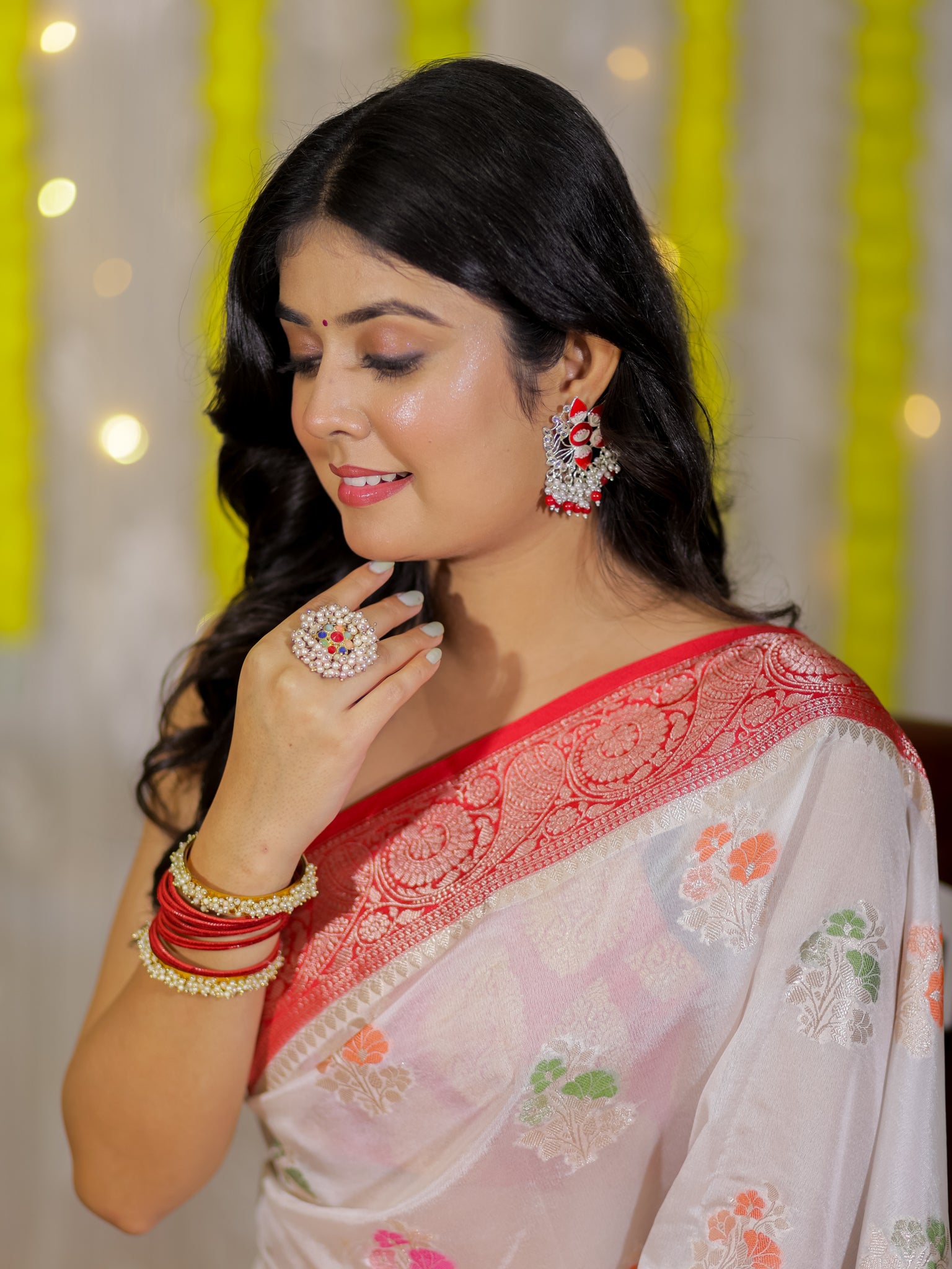 Banarasi Semi Georgette Saree With Weaving & Border - Red & White