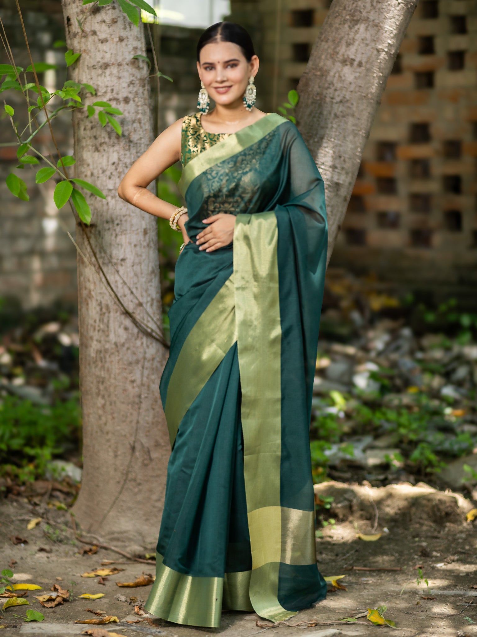 Banarasi  Soft Cotton Plain Saree With Border-Green