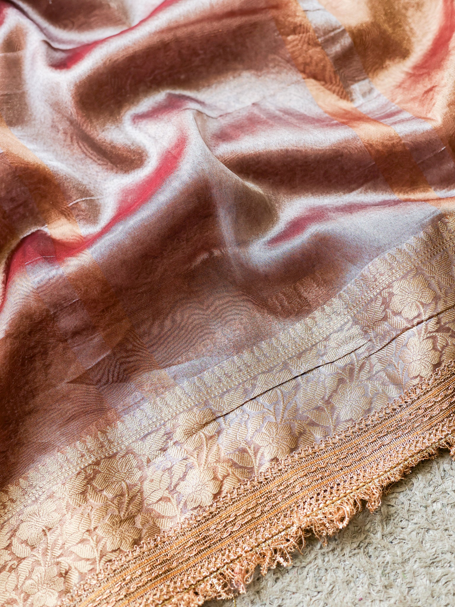 Banarasi Plain Tissue Saree With Lace Border- Metallic