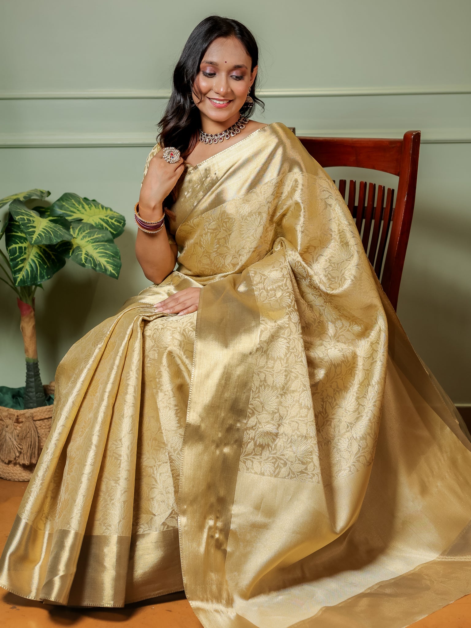 Banarasi Tissue Saree With Weaving & Border- Gold