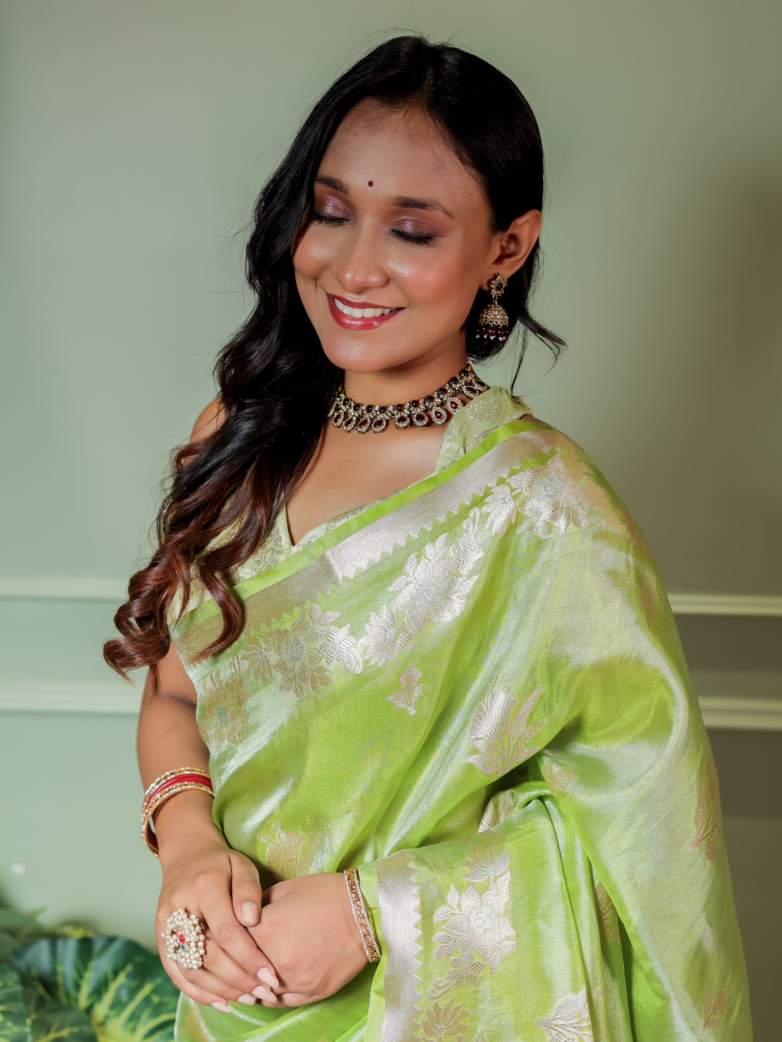 Banarasi Dual Tone Tissue Saree With Border - Green