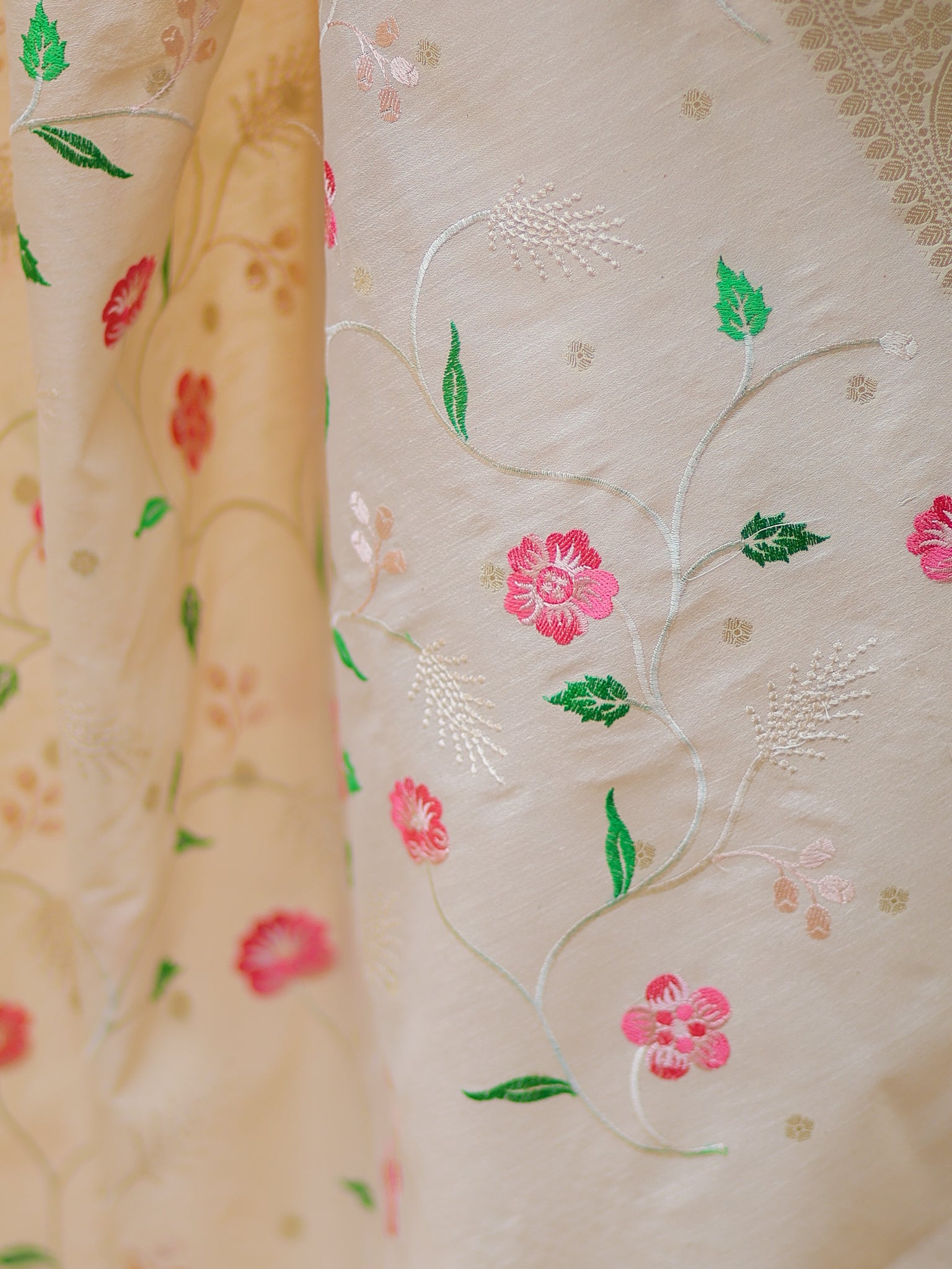 Banarasi Embroidered Salwar Kameez with Duppata- White