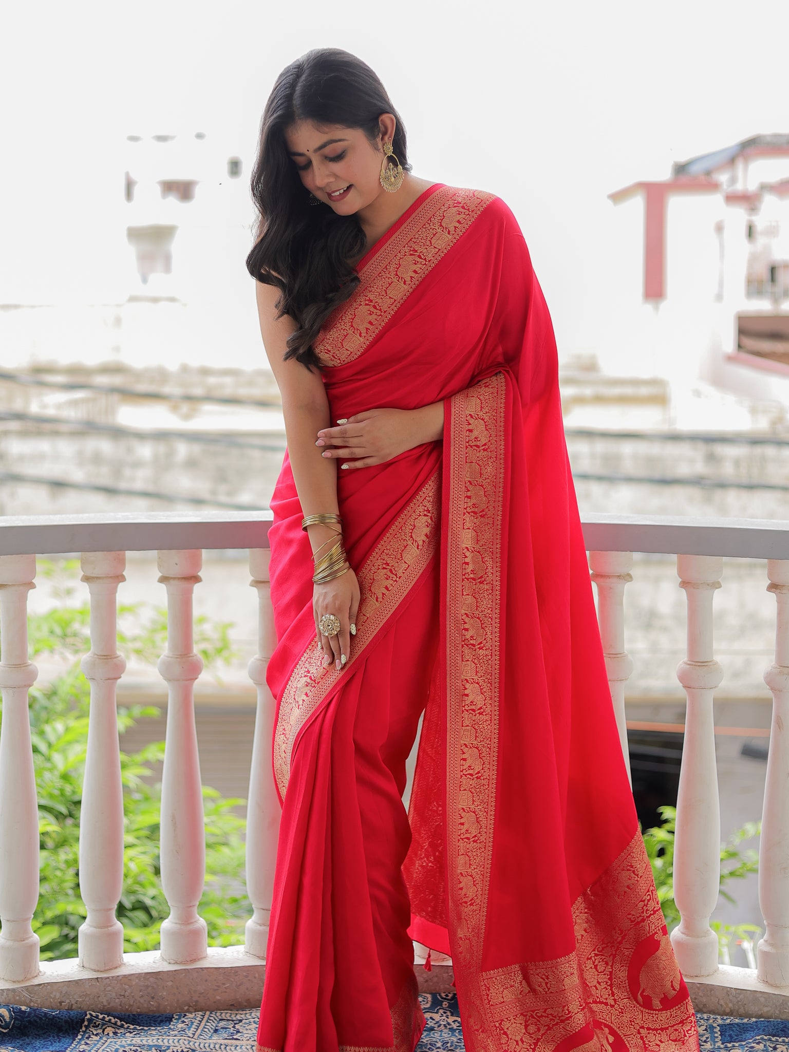 Reddish Pink Dola Silk Saree With Woven Border & Pallu