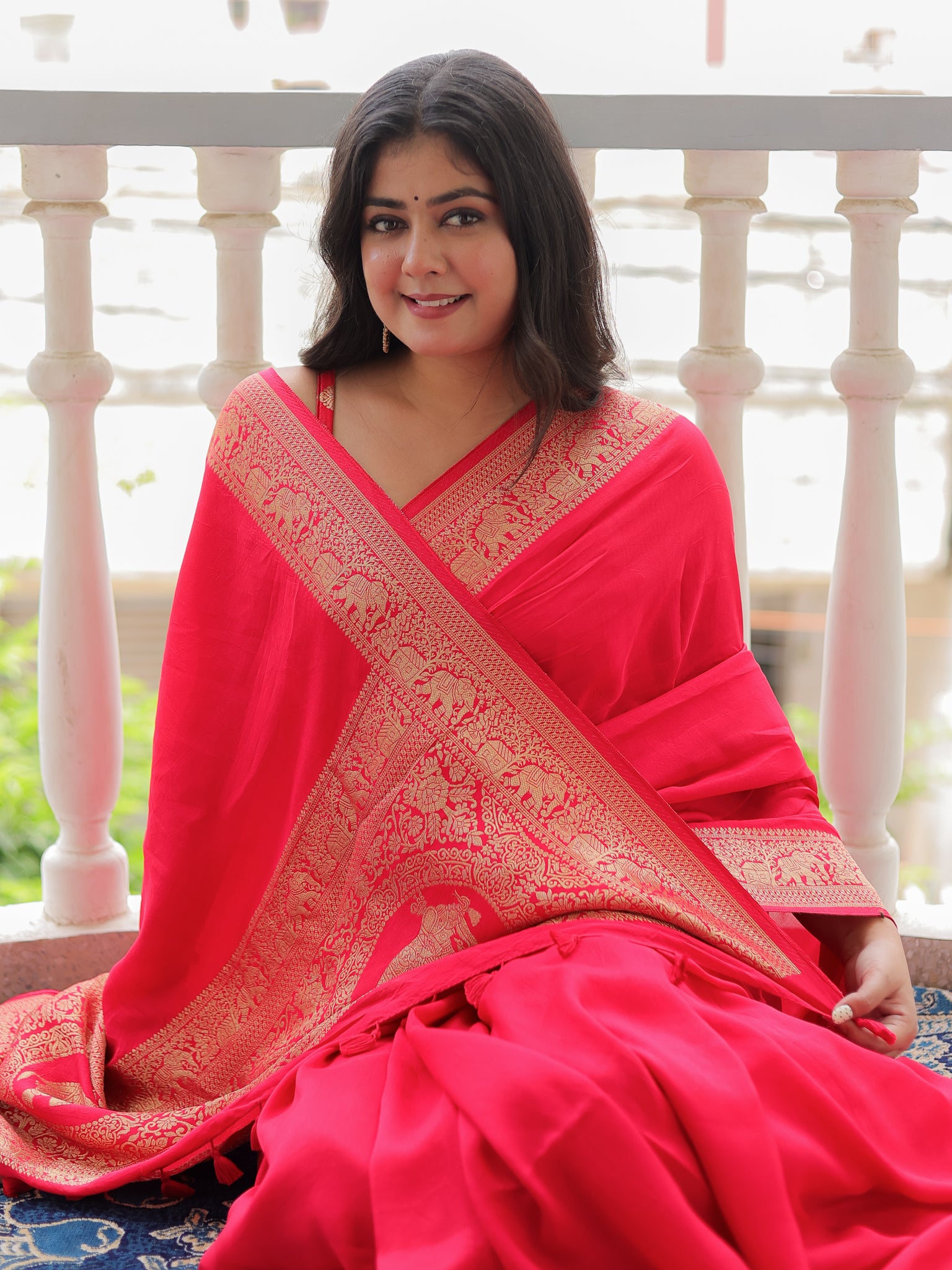 Reddish Pink Dola Silk Saree With Woven Border & Pallu