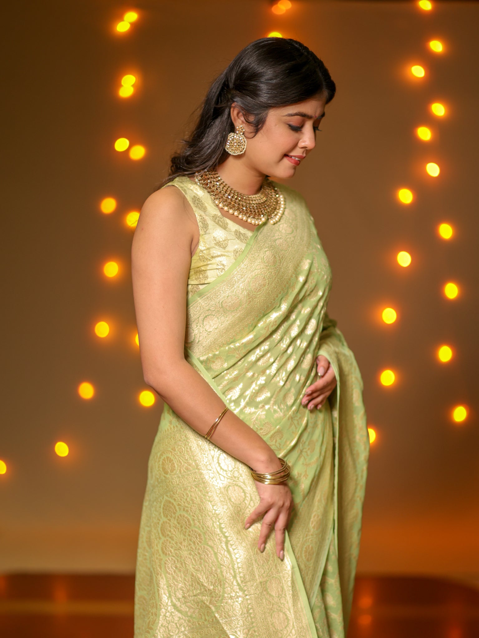 Banarasi Pure Khaddi Georgette Saree With Floral Jaal Zari Weaving- Green