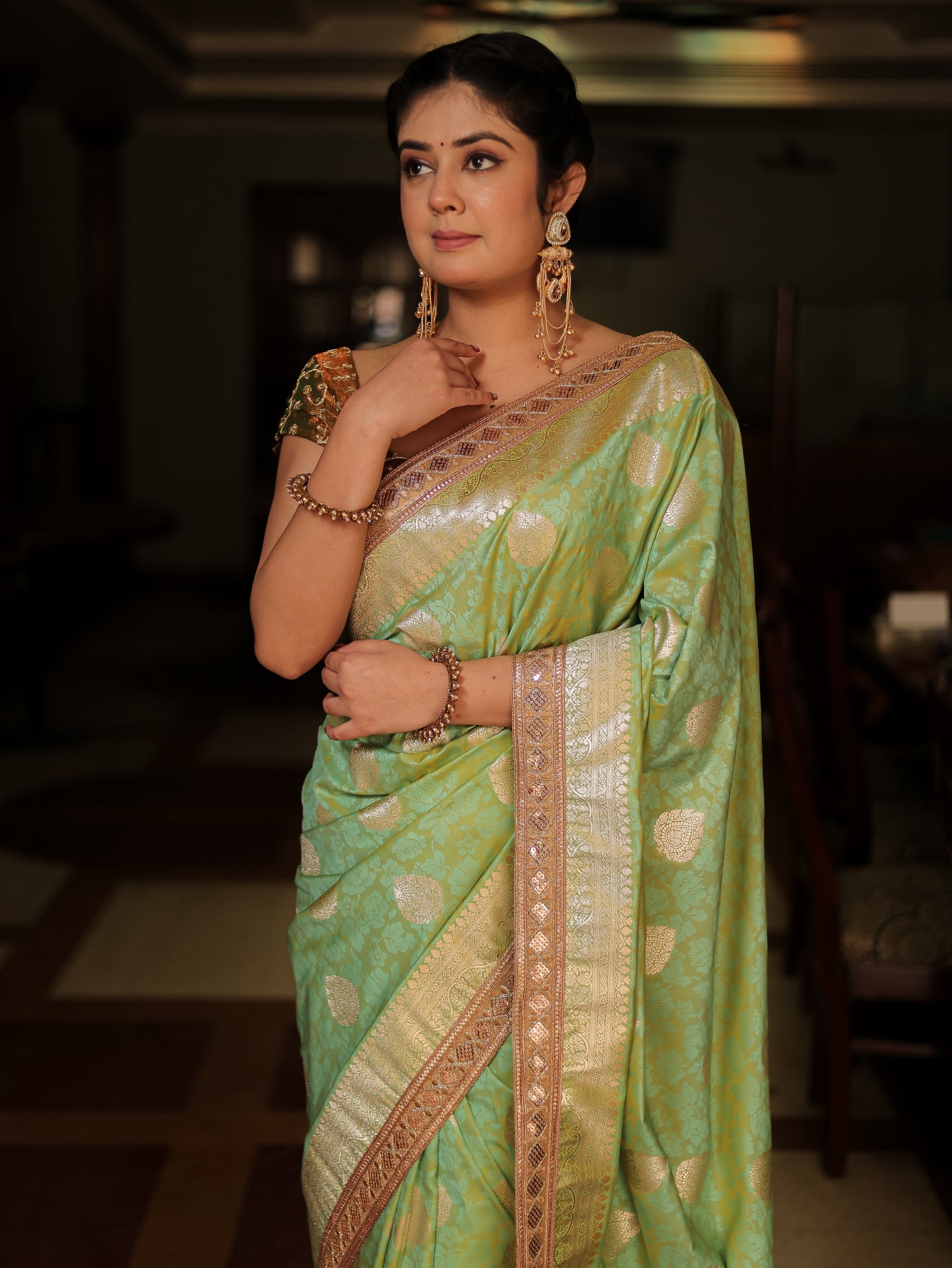 Banarasi Art Katan Silk Saree With Zari Buta Weaving & Tanchoi Weaving & Lace Border-Green