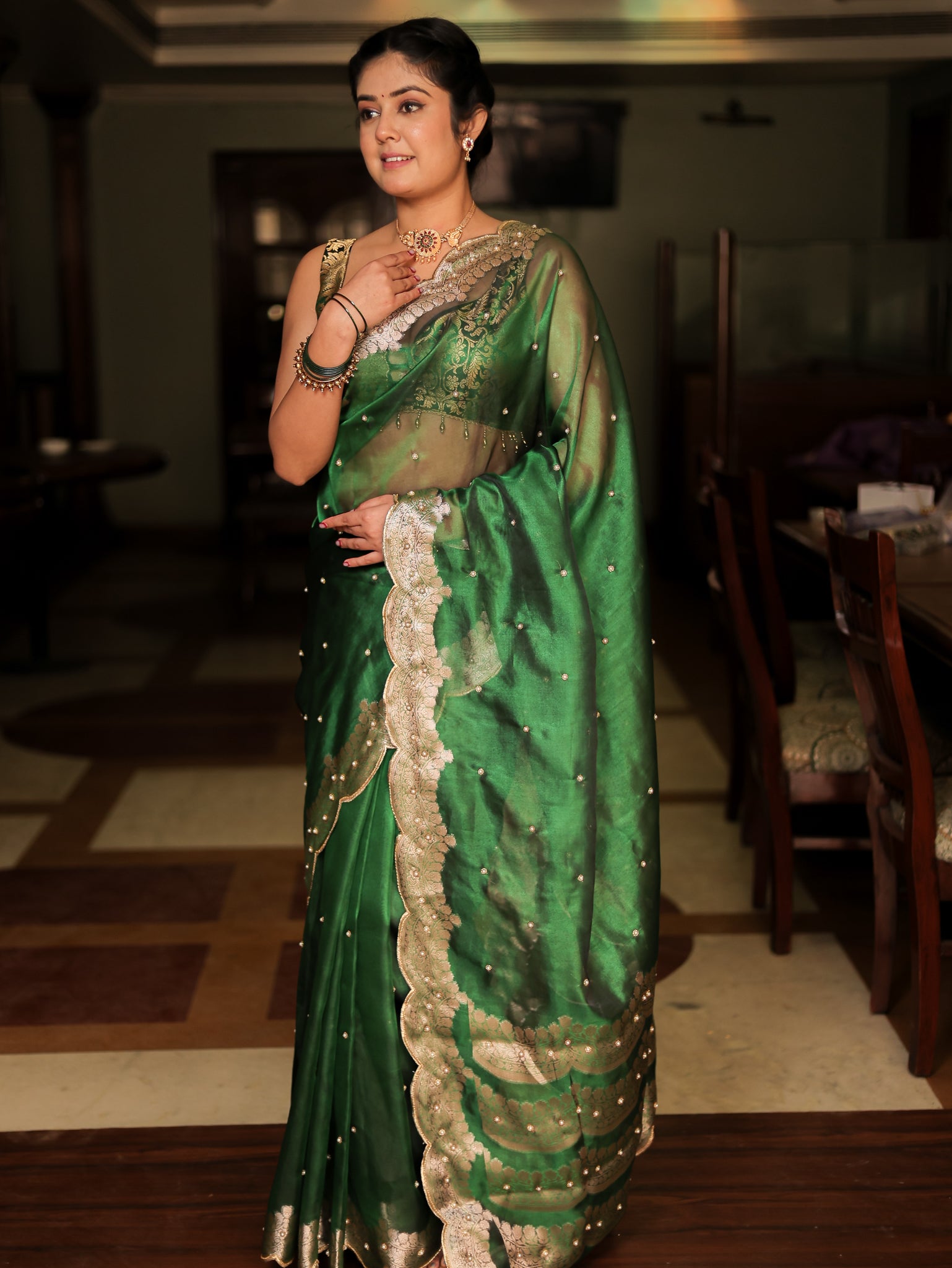 Banarasi Tissue Saree With Zari Weaving & Scallop Border - Green