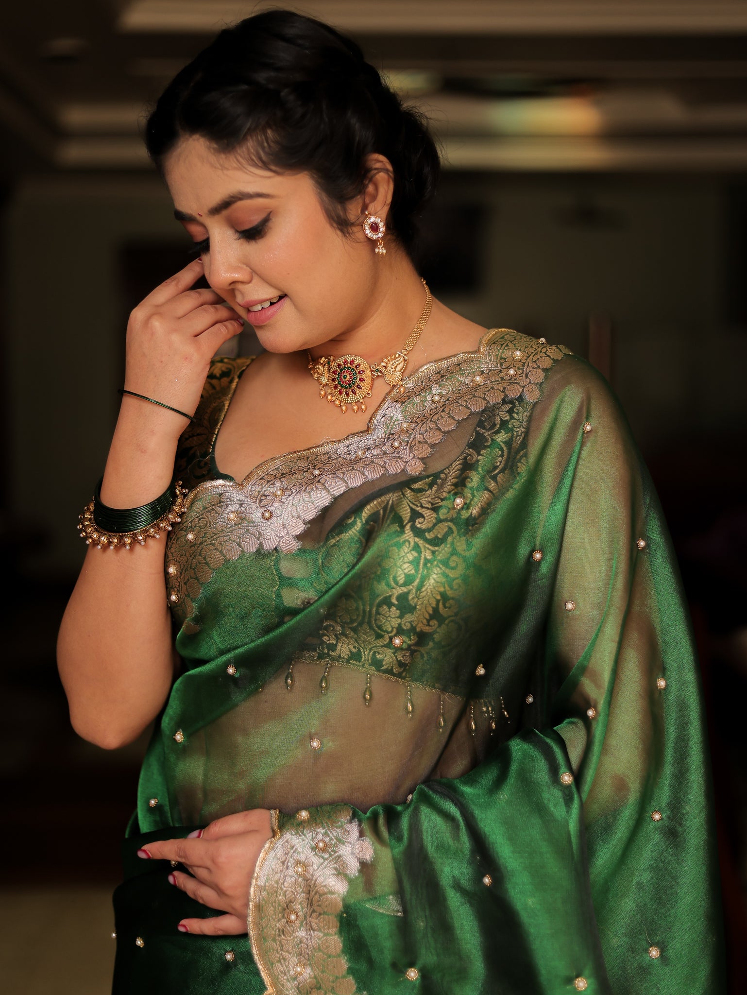 Banarasi Tissue Saree With Zari Weaving & Scallop Border - Green