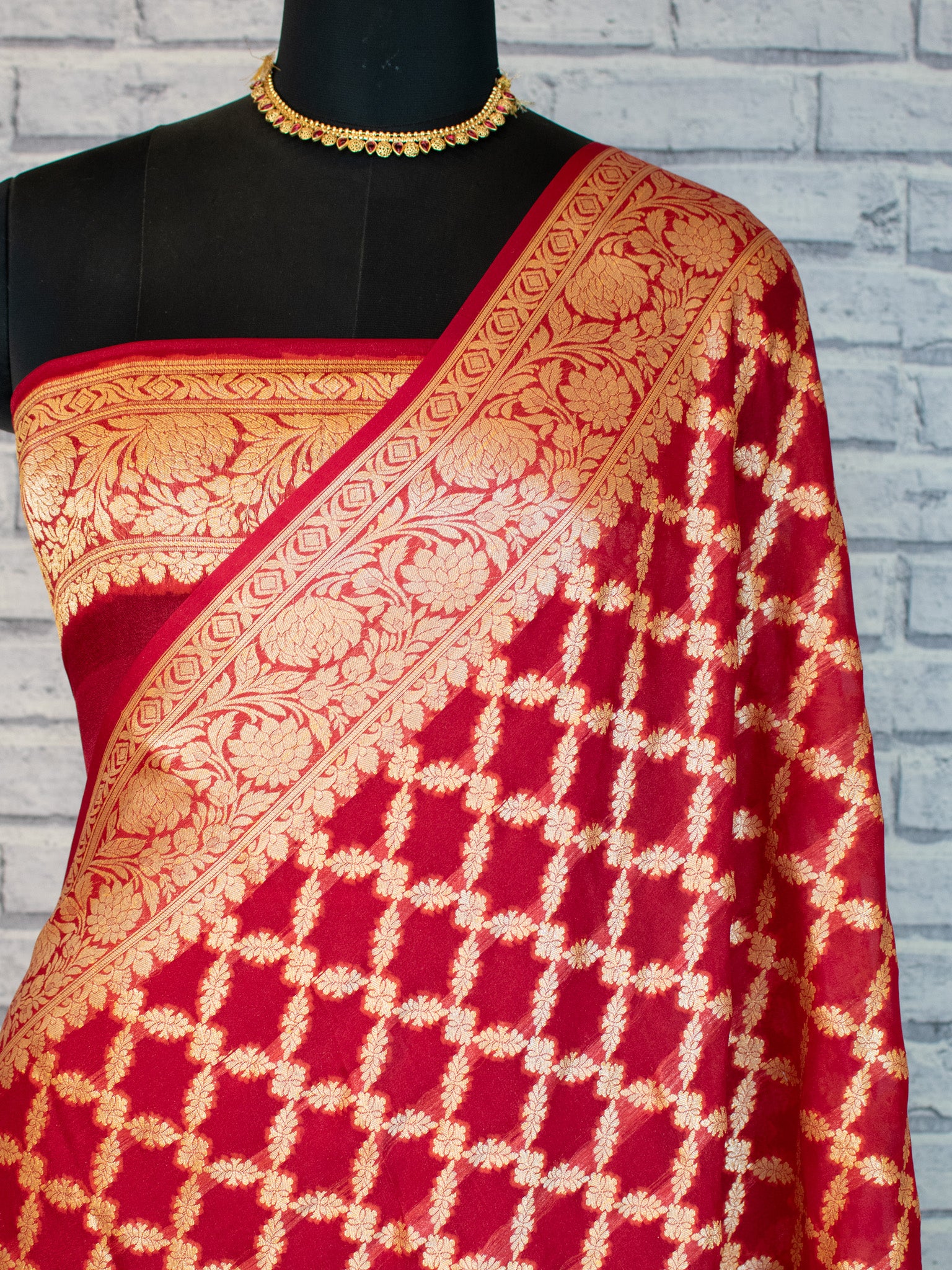 Banaras Pure Georgette Saree With Resham Weaving-Red