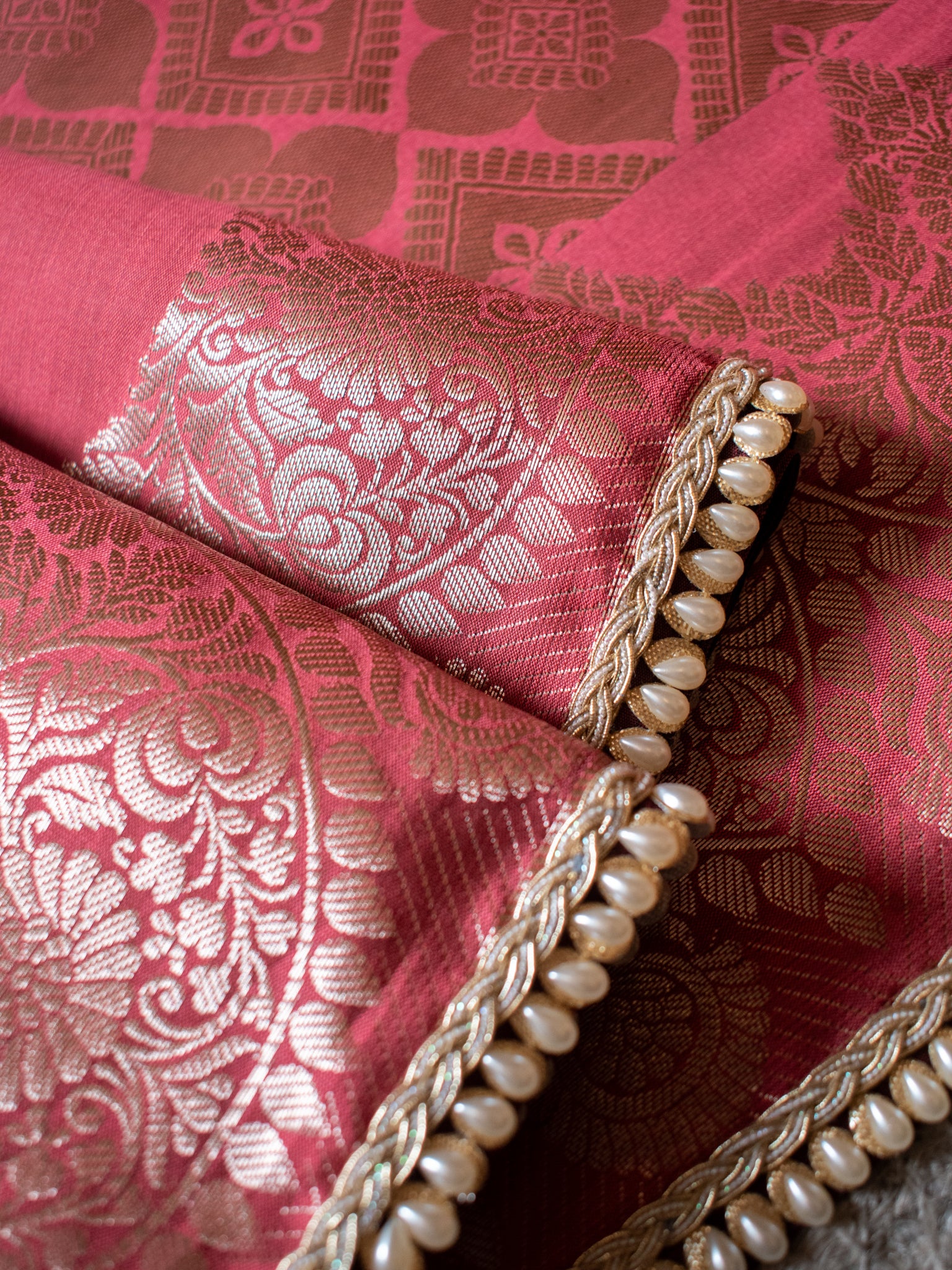 Banarasi Semi Silk Saree With Weaving & Lace Border- Pink