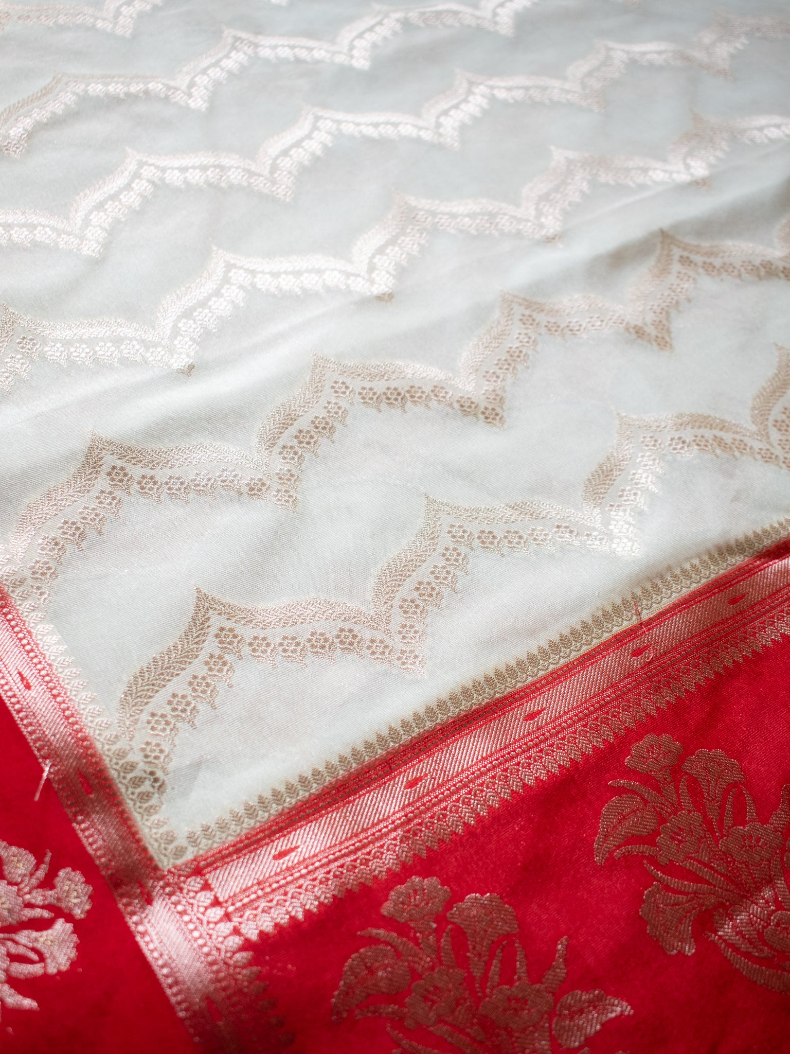 Banarasi Semi Silk Saree With Silver Zari Weaving & Contrast Border- Red & White