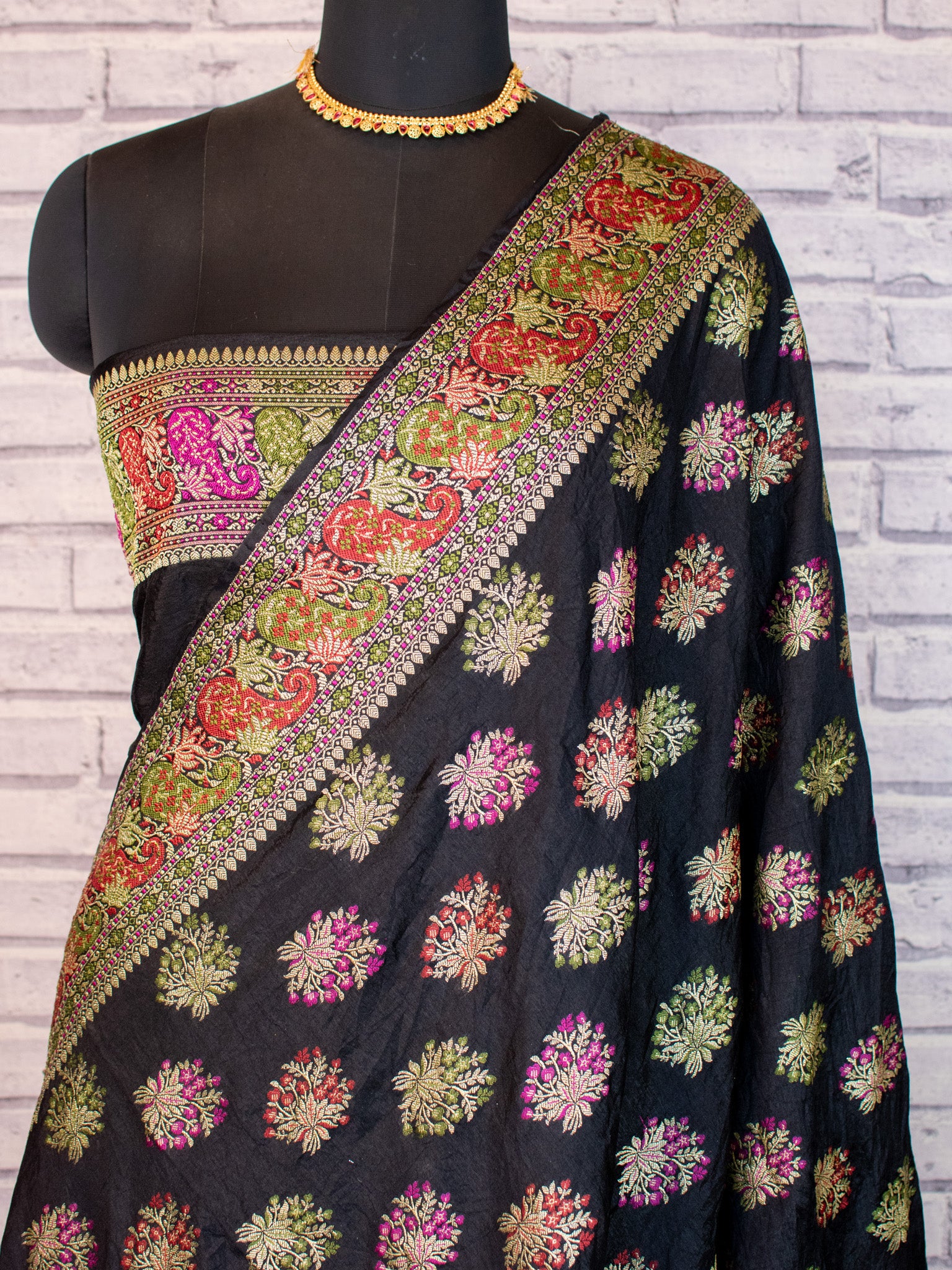 Banarasi Semi Georgette Saree With Resham Work and Border -Black