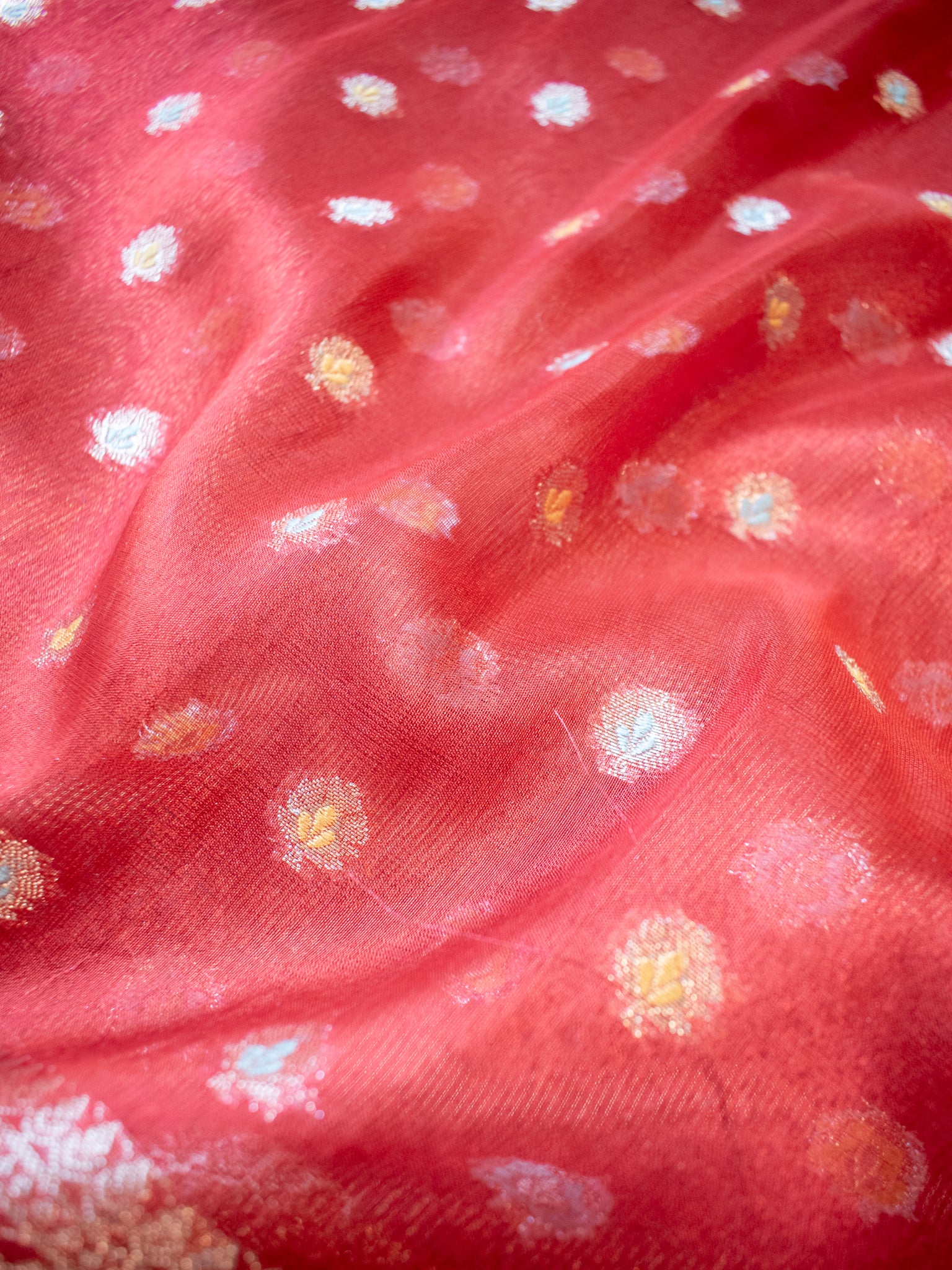 Banarasi Organza Mix Saree With Zari Weaving & Lace Border - Red