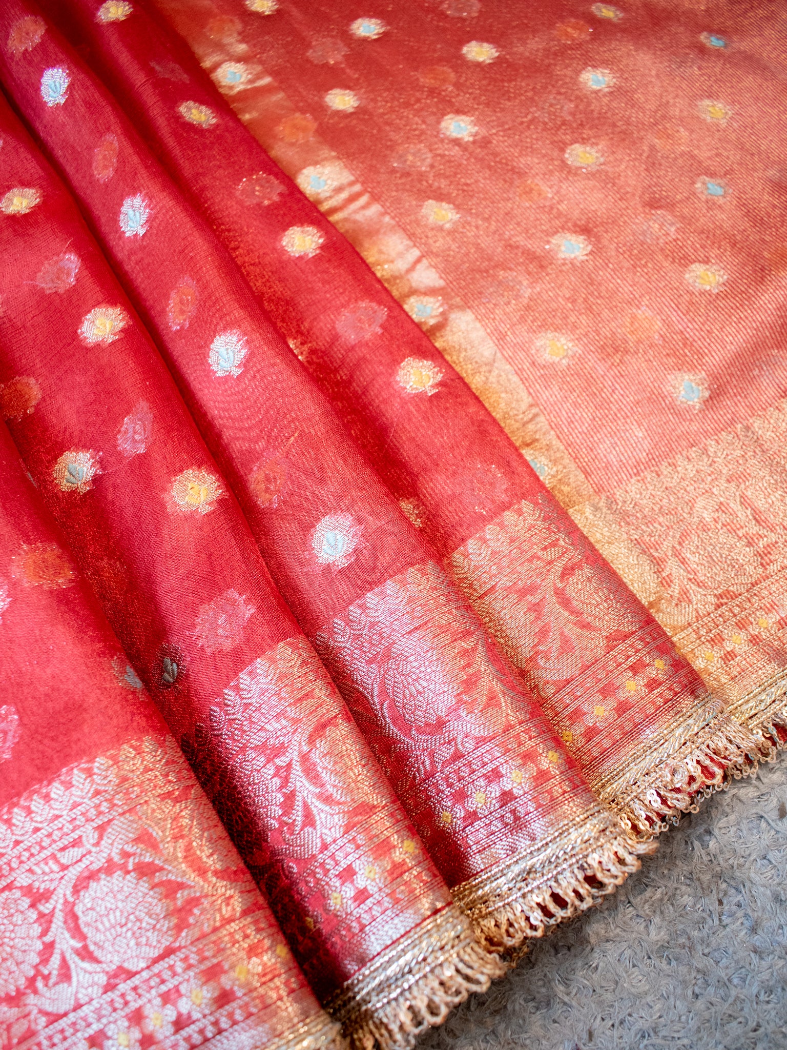 Banarasi Organza Mix Saree With Zari Weaving & Lace Border - Red