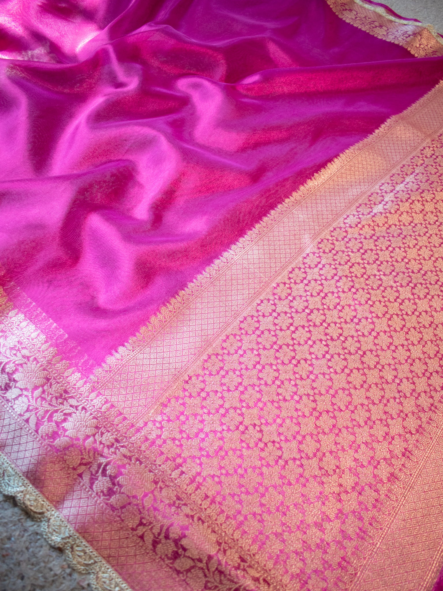 Banarasi Plain Tissue Saree With Lace Border - Magenta