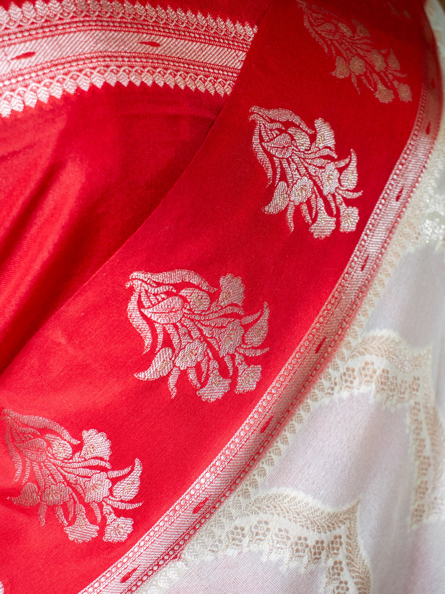 Banarasi Semi Silk Saree With Silver Zari Weaving & Contrast Border- Red & White