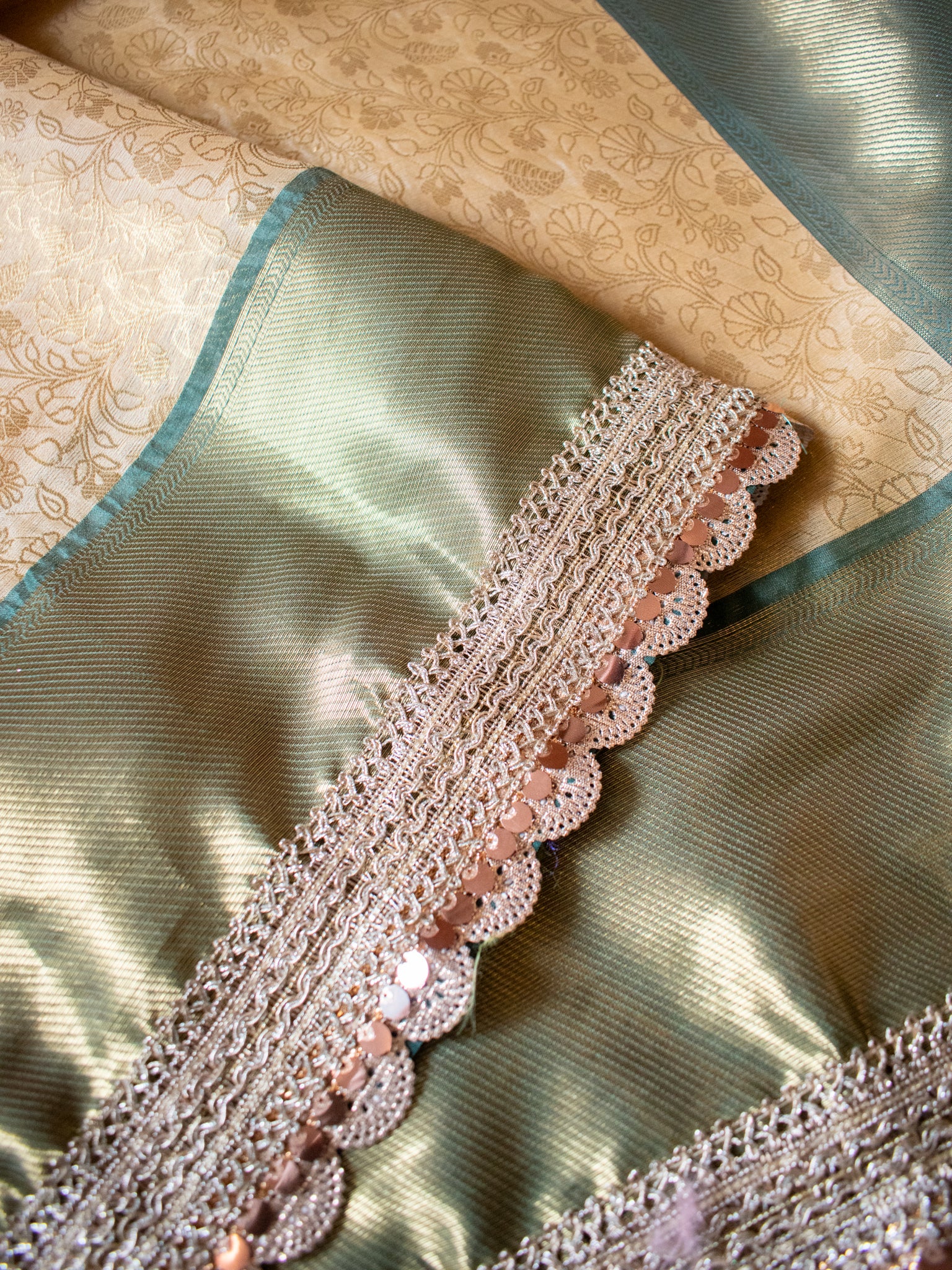 Banarasi Tissue Saree With Weaving & Lace Border-Gold