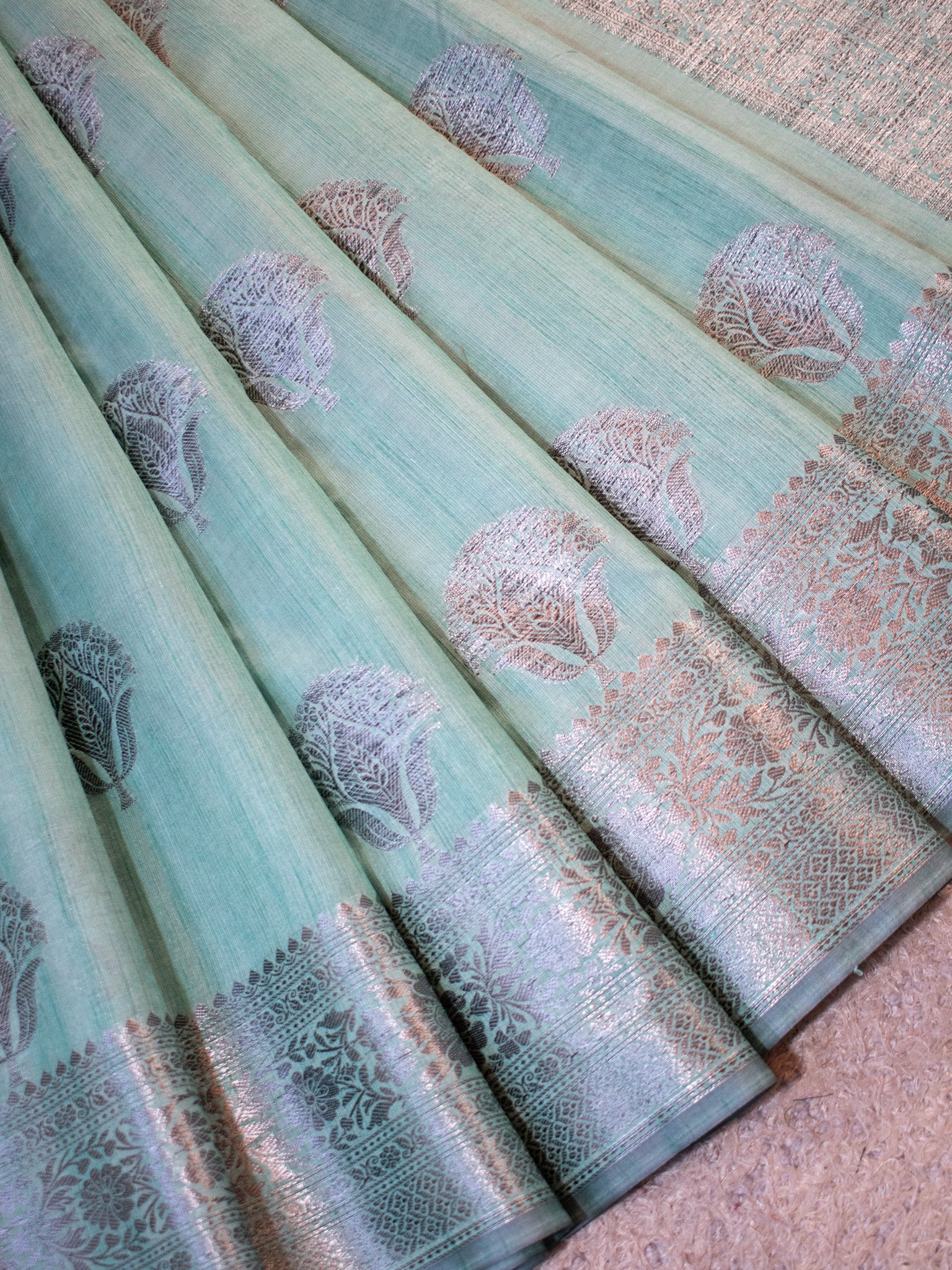 Banarasi Handwoven Ghicha Cotton Buti Saree With Border-Green