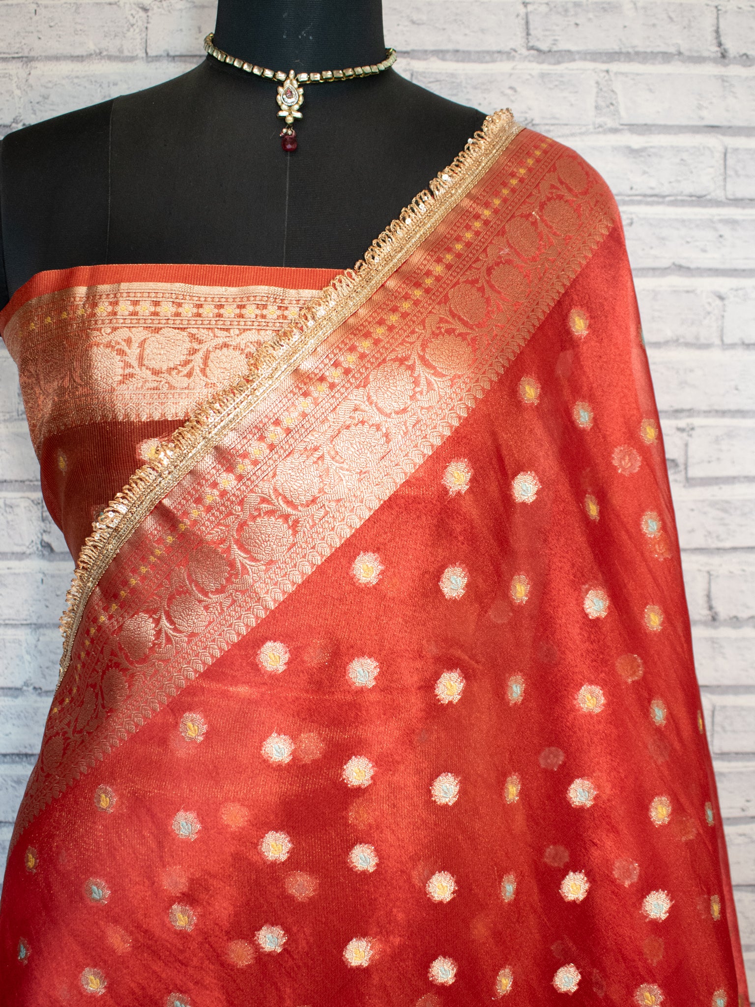 Banarasi Organza Mix Saree With Zari Weaving & Lace Border - Red