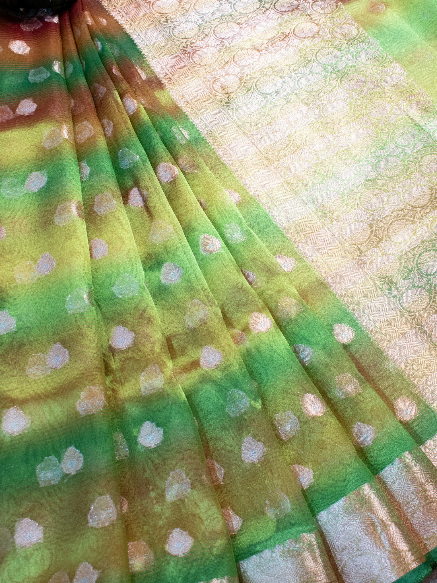 Banarasi Shaded Tissue Saree With Buti & Zari Border - Green