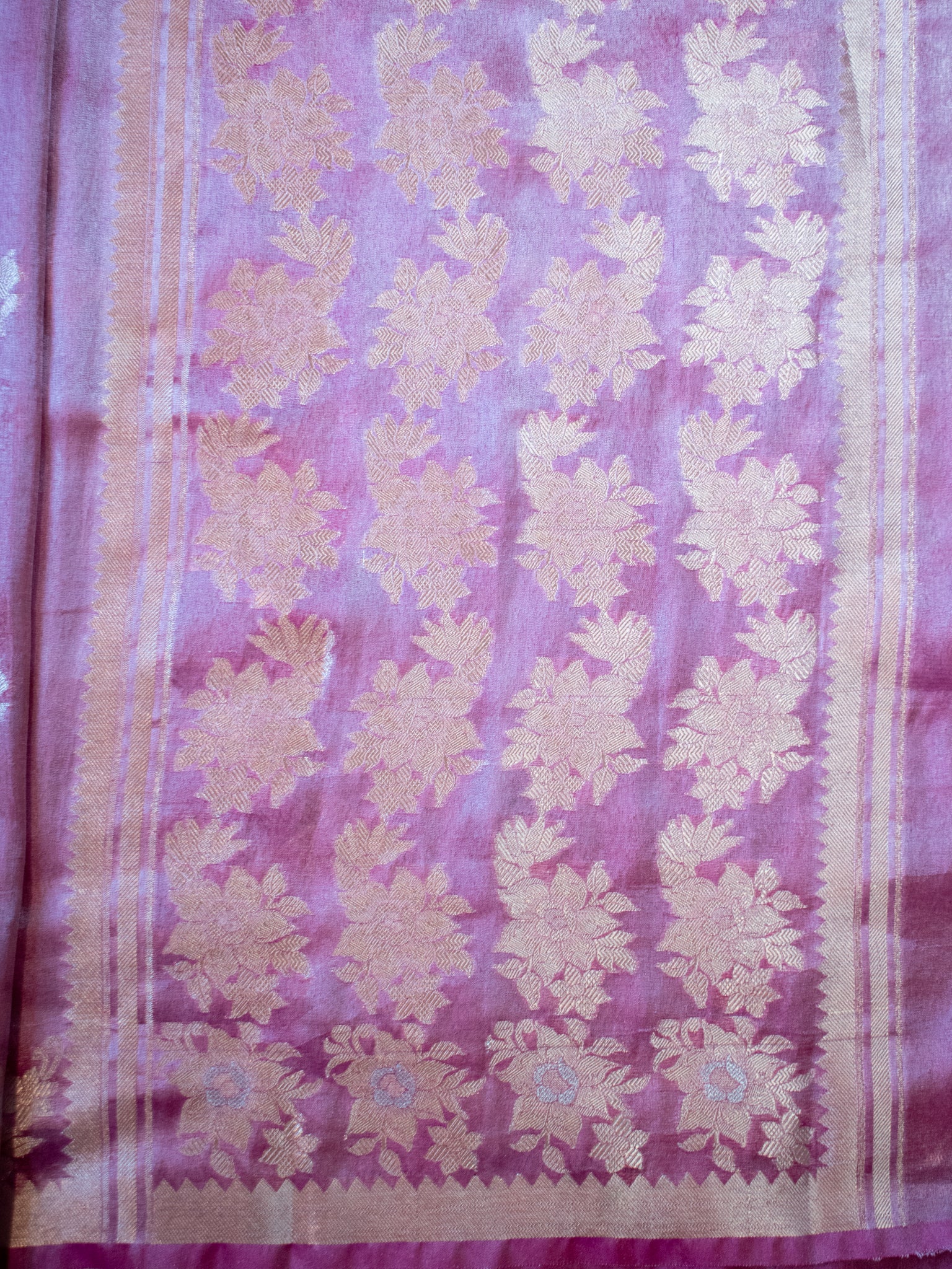 Banarasi Dual Tone Tissue Saree With Border - Pink