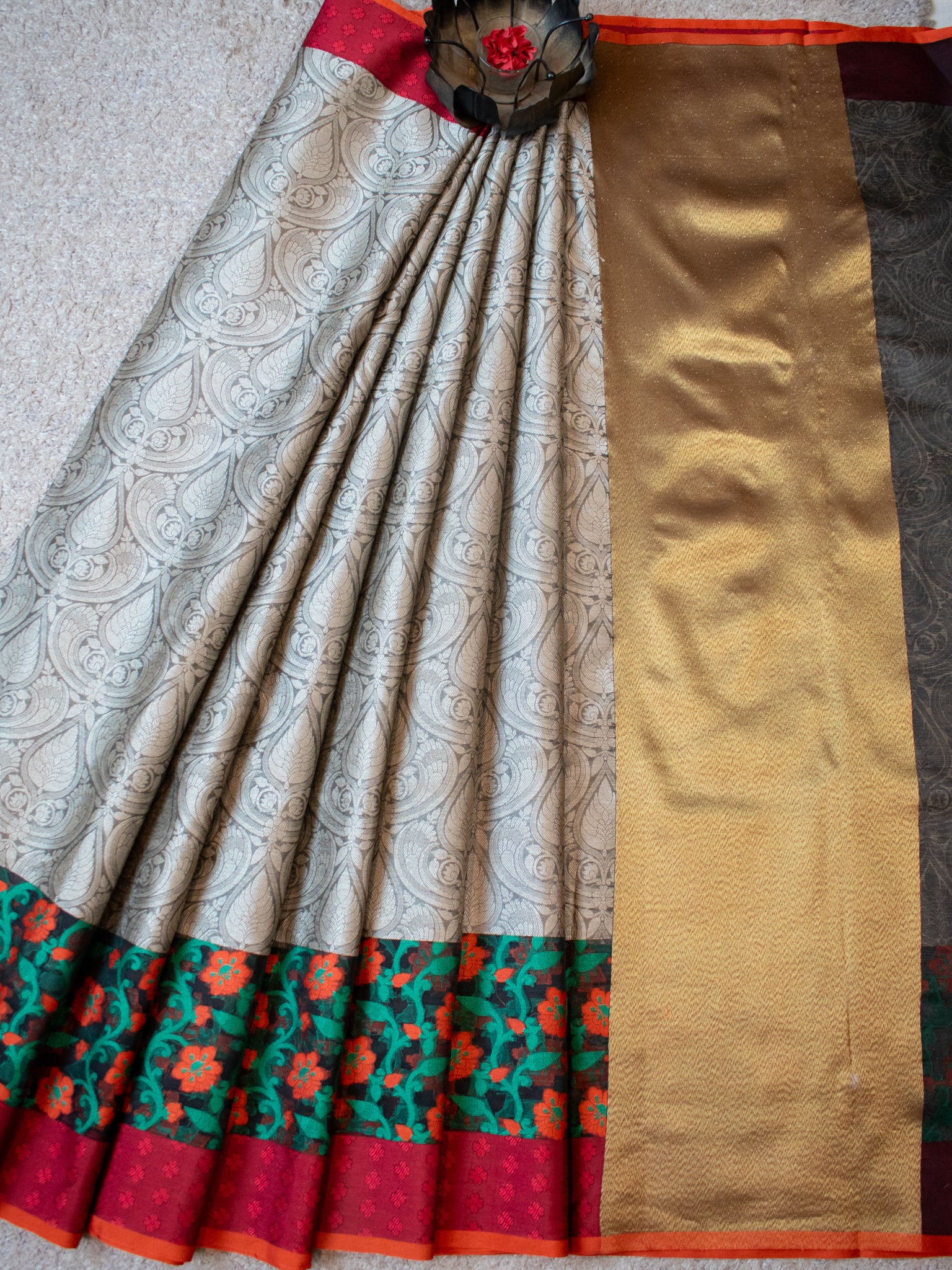 Banarasi Kora Saree With Tanchoi Weaving & Contrast border- Grey
