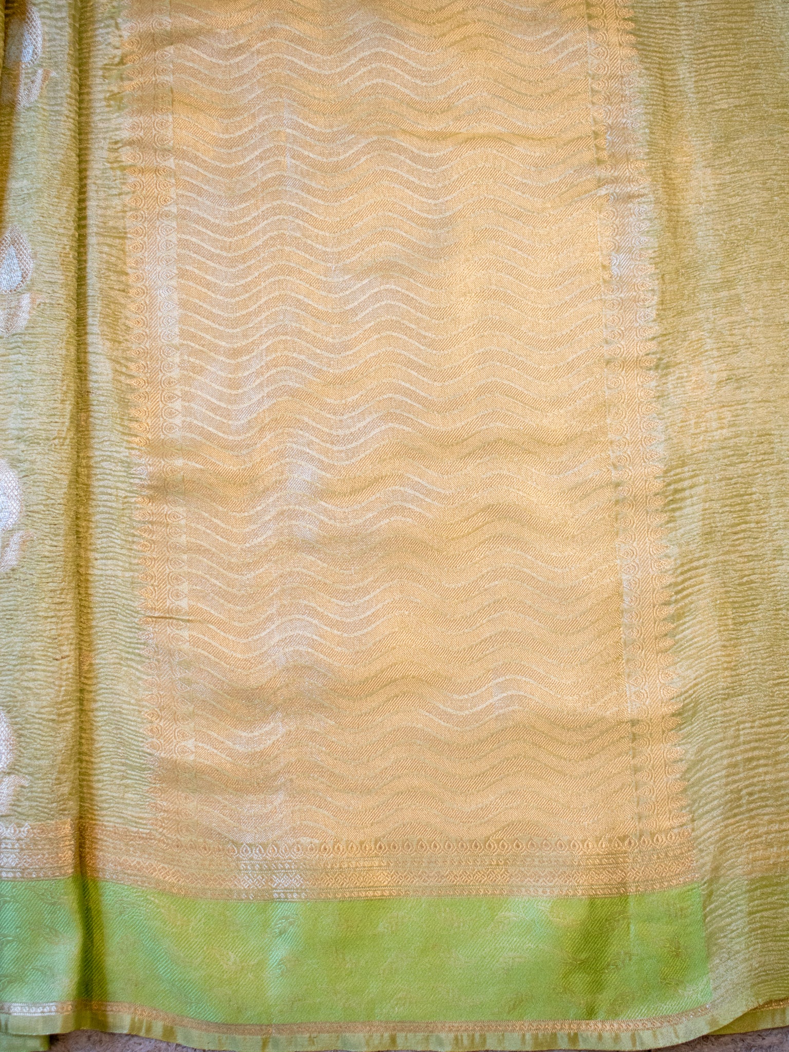 Banarasi Katan Crushed Tissue Saree With Border - Green