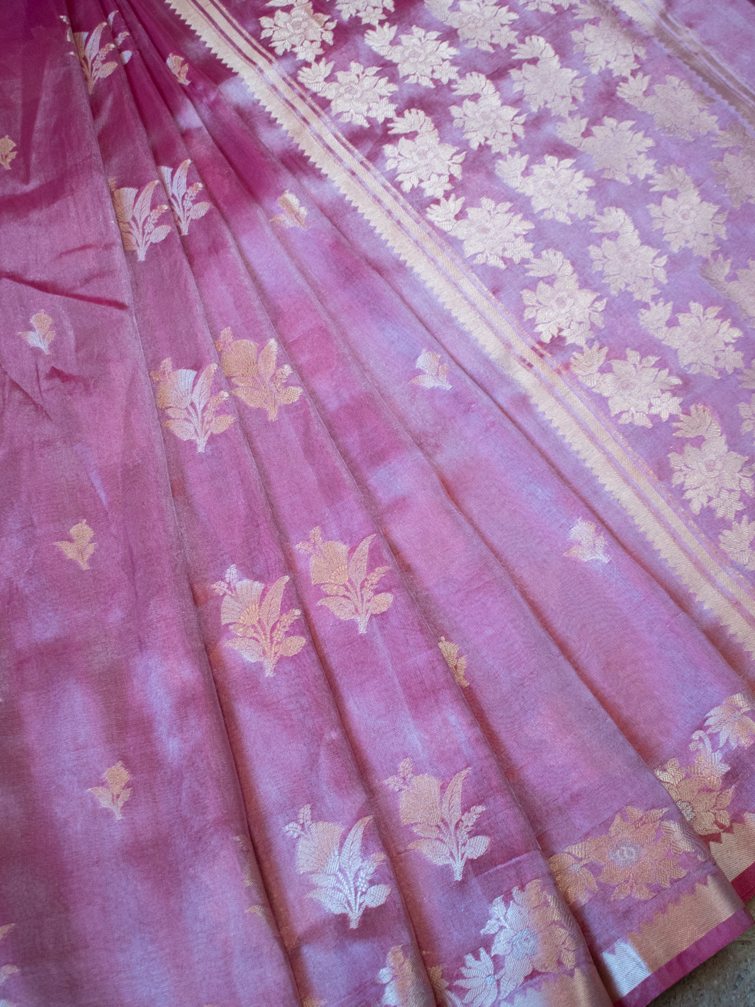 Banarasi Dual Tone Tissue Saree With Border - Pink