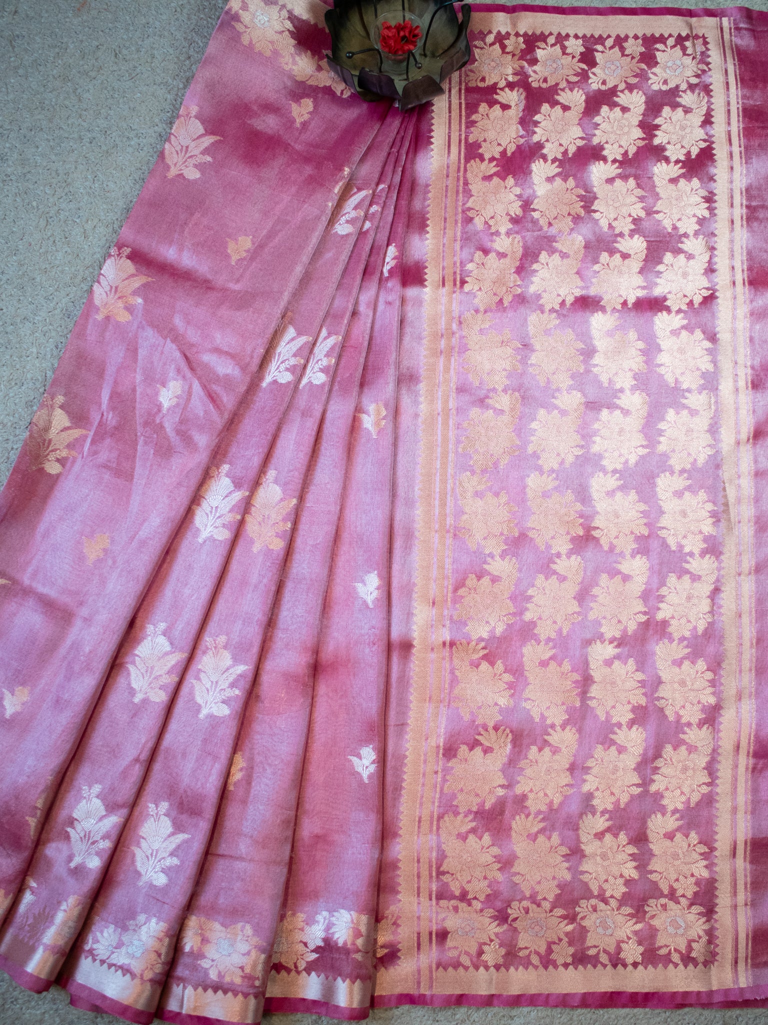 Banarasi Dual Tone Tissue Saree With Border - Pink