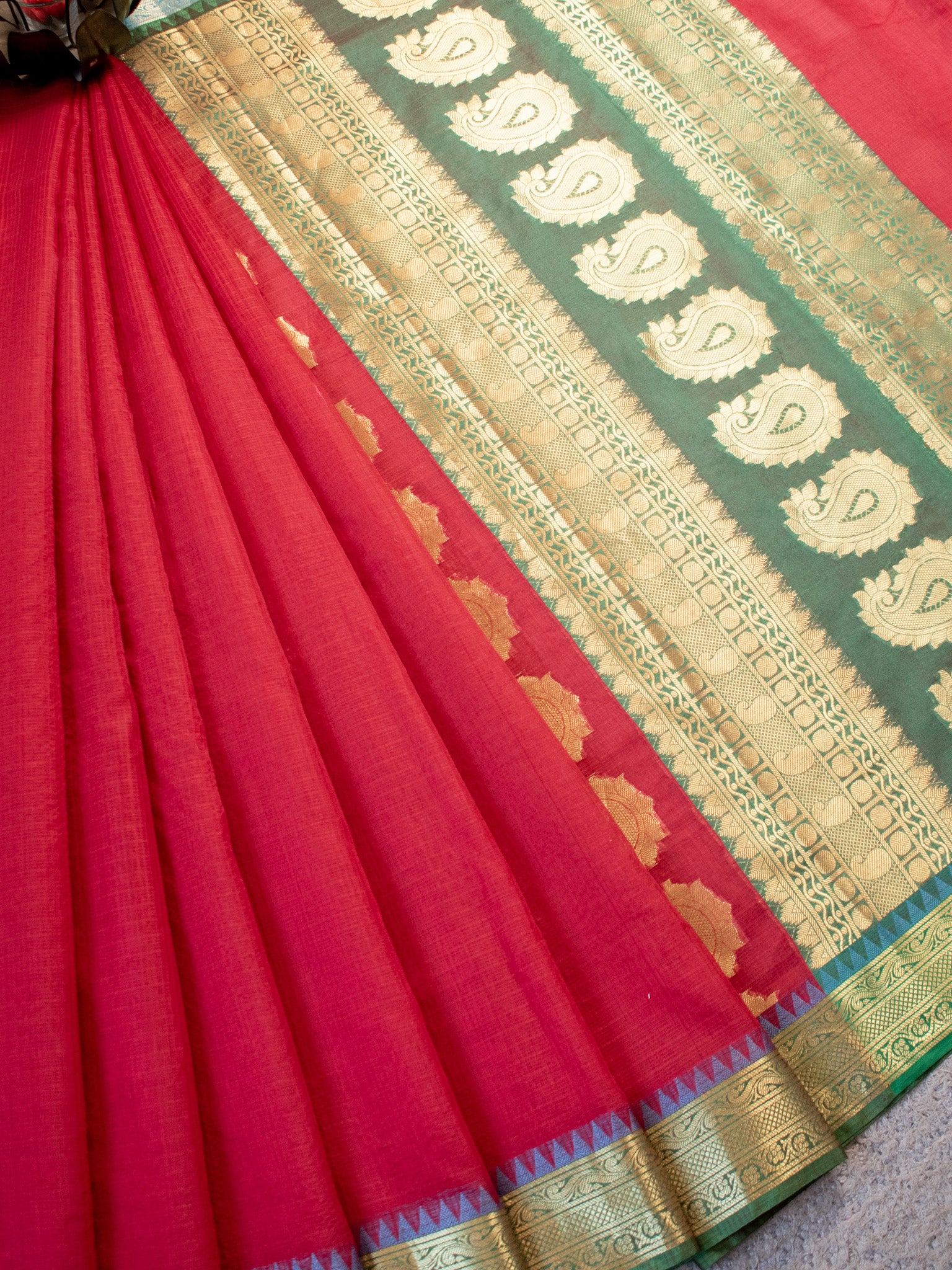 Banarasi Kota Check Saree With Contrast Border - Red