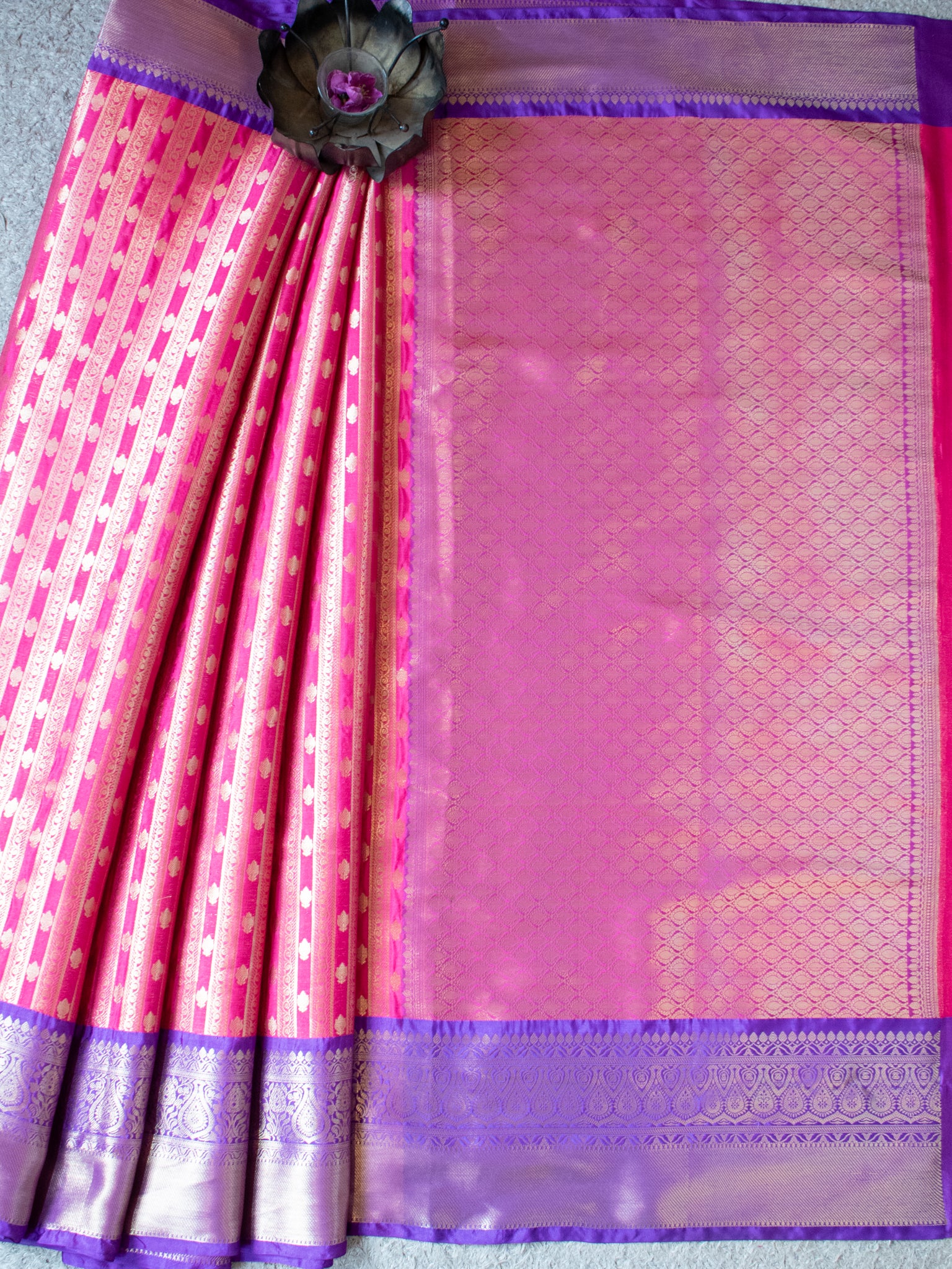 Banarasi Kora Muslin Saree With Zari Weaving & Contrast Border- Pink