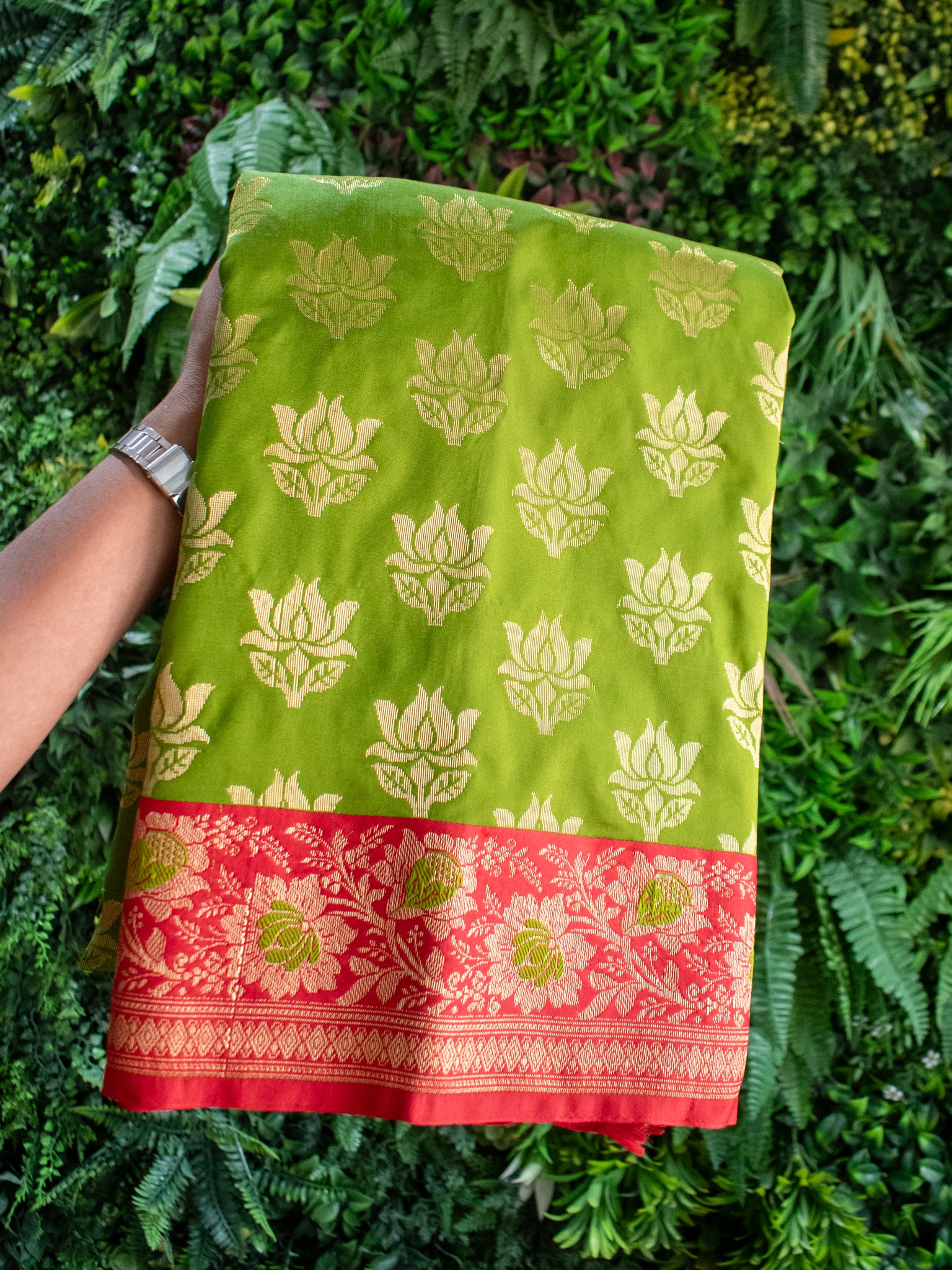 Banarasi Art Silk Saree With Contrast Meena Border-Green & Red