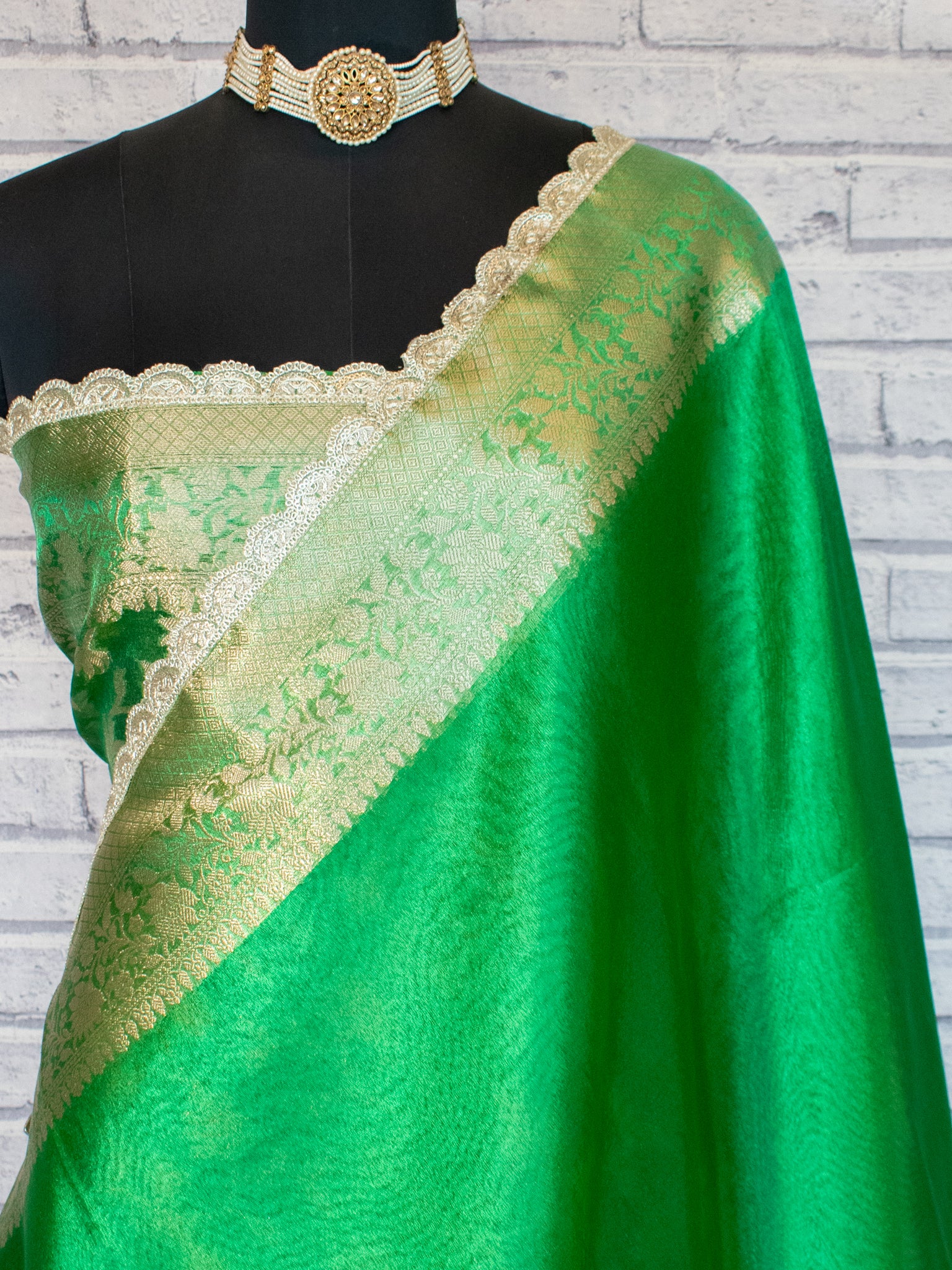 Banarasi Plain Tissue Saree With Lace Border - Green
