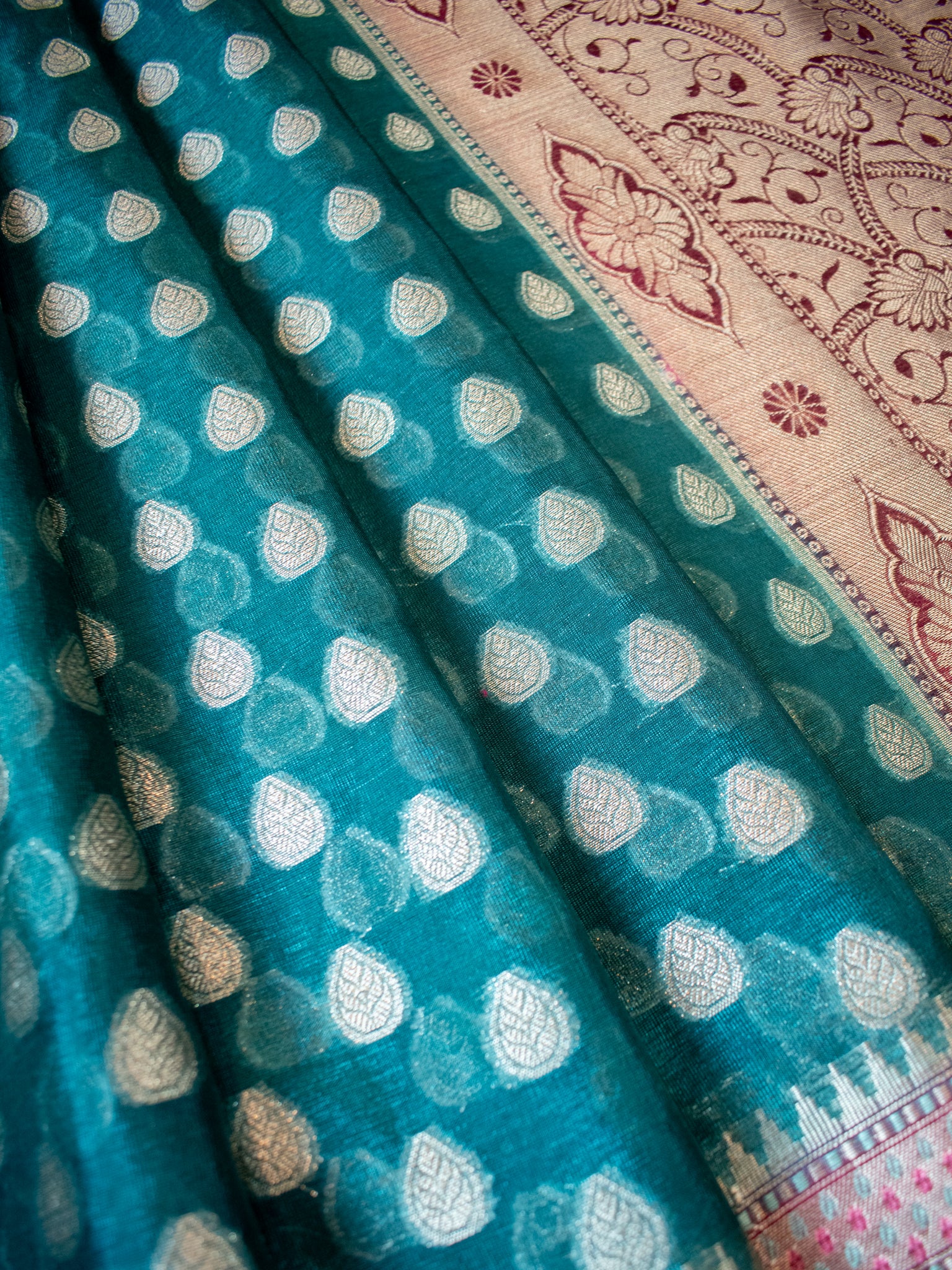 Banarasi Cotton Silk Saree With Buti & Border- Green