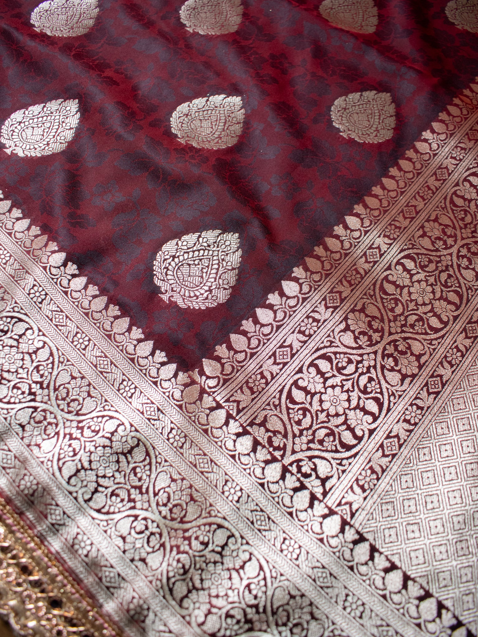Wine Art Katan Silk Banarasi Saree with Zari Buta & Tanchoi Lace Border