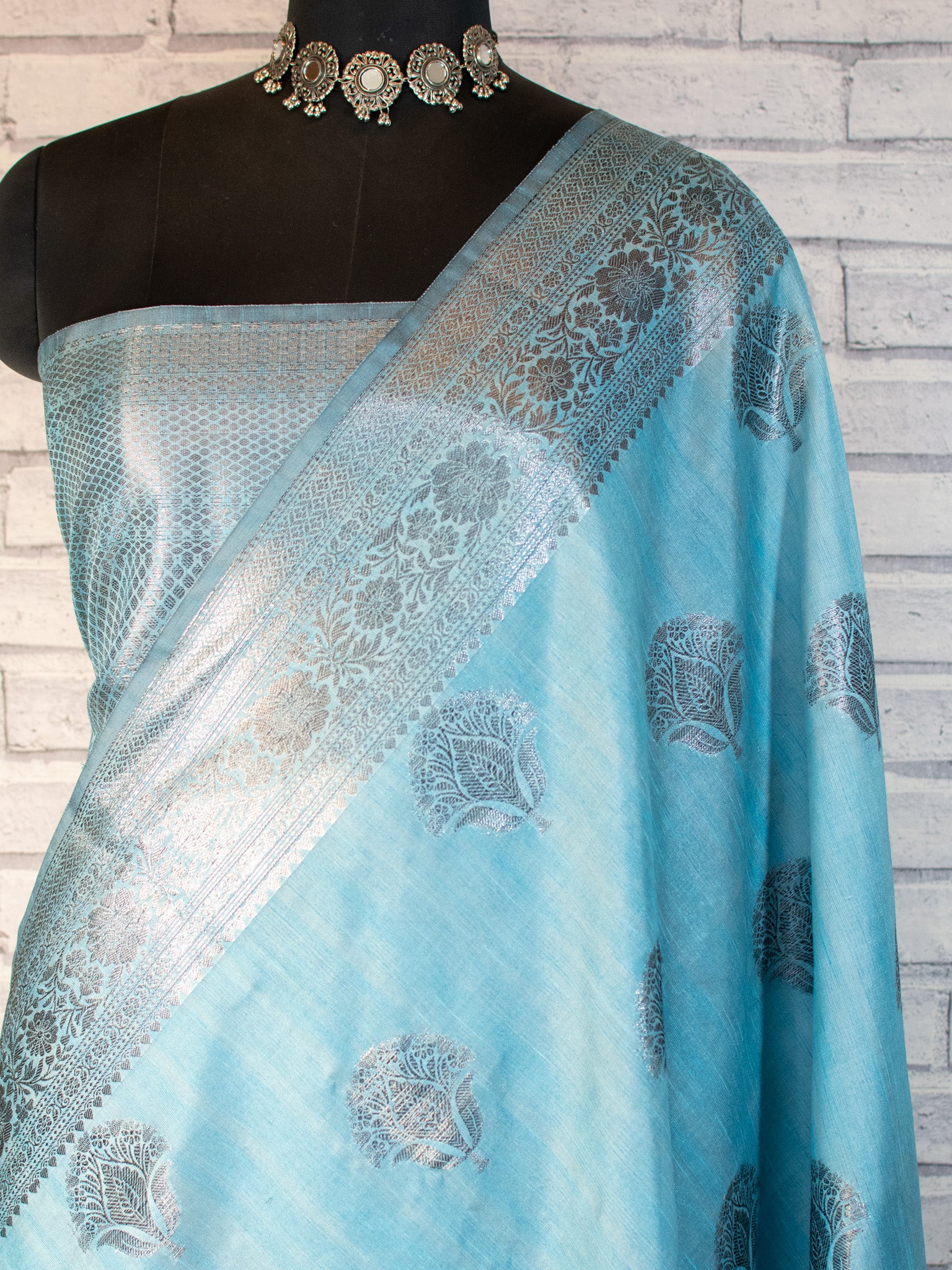 Banarasi Handwoven Ghicha Cotton Buti Saree With Border-Blue