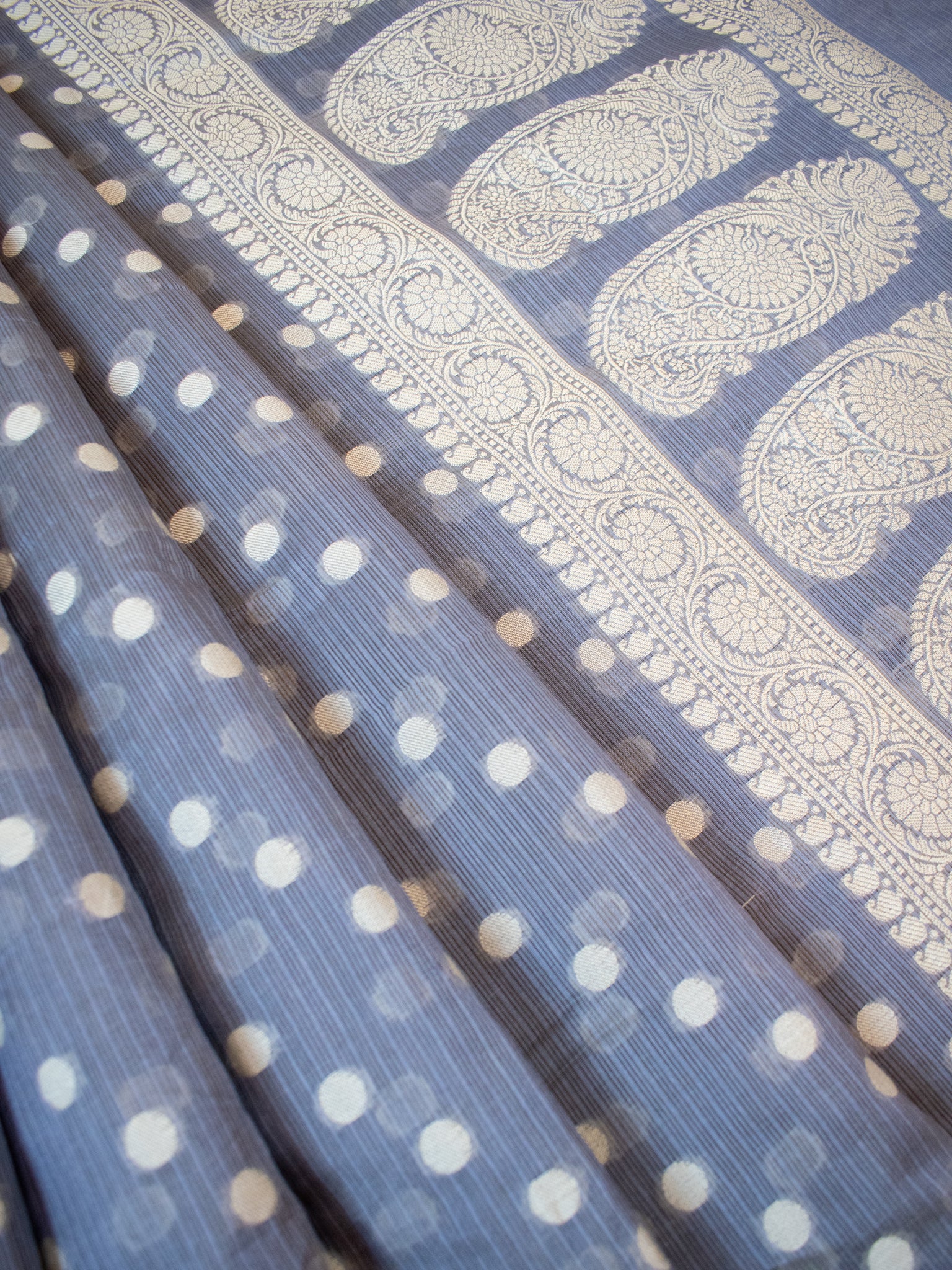 Banarasi Cotton Saree With Resham Buti Weaving & Border- Grey