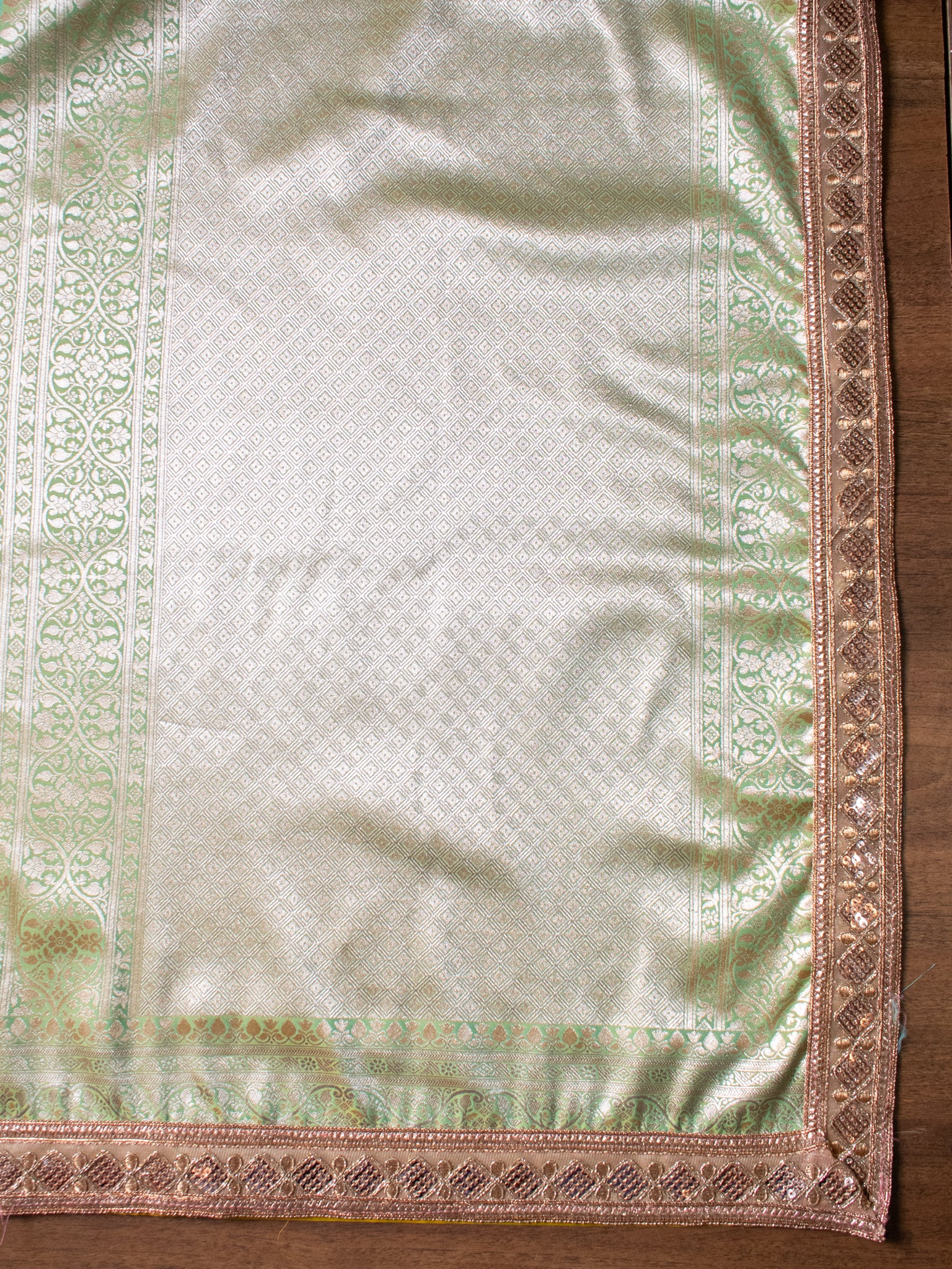 Banarasi Art Katan Silk Saree With Zari Buta Weaving & Tanchoi Weaving & Lace Border-Green